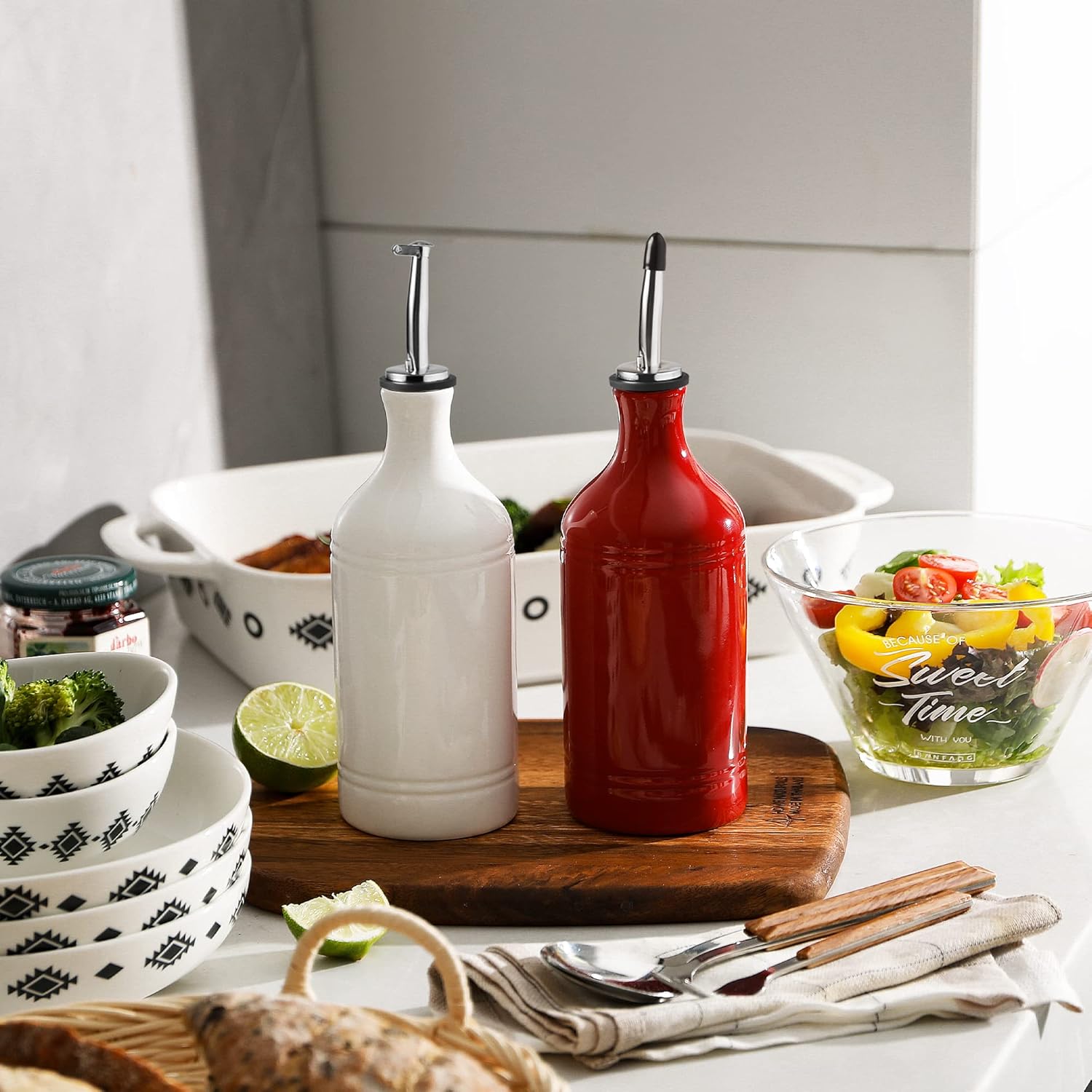 Ceramic Olive Oil Dispenser Bottle, Opaque Oil Cruet Protects Oil to Reduce Oxidation, Suitable for Storage Oil, Vinegar, Coffee Syrups & Other Liquids, Pack of 1, 15.5 Fl Oz White