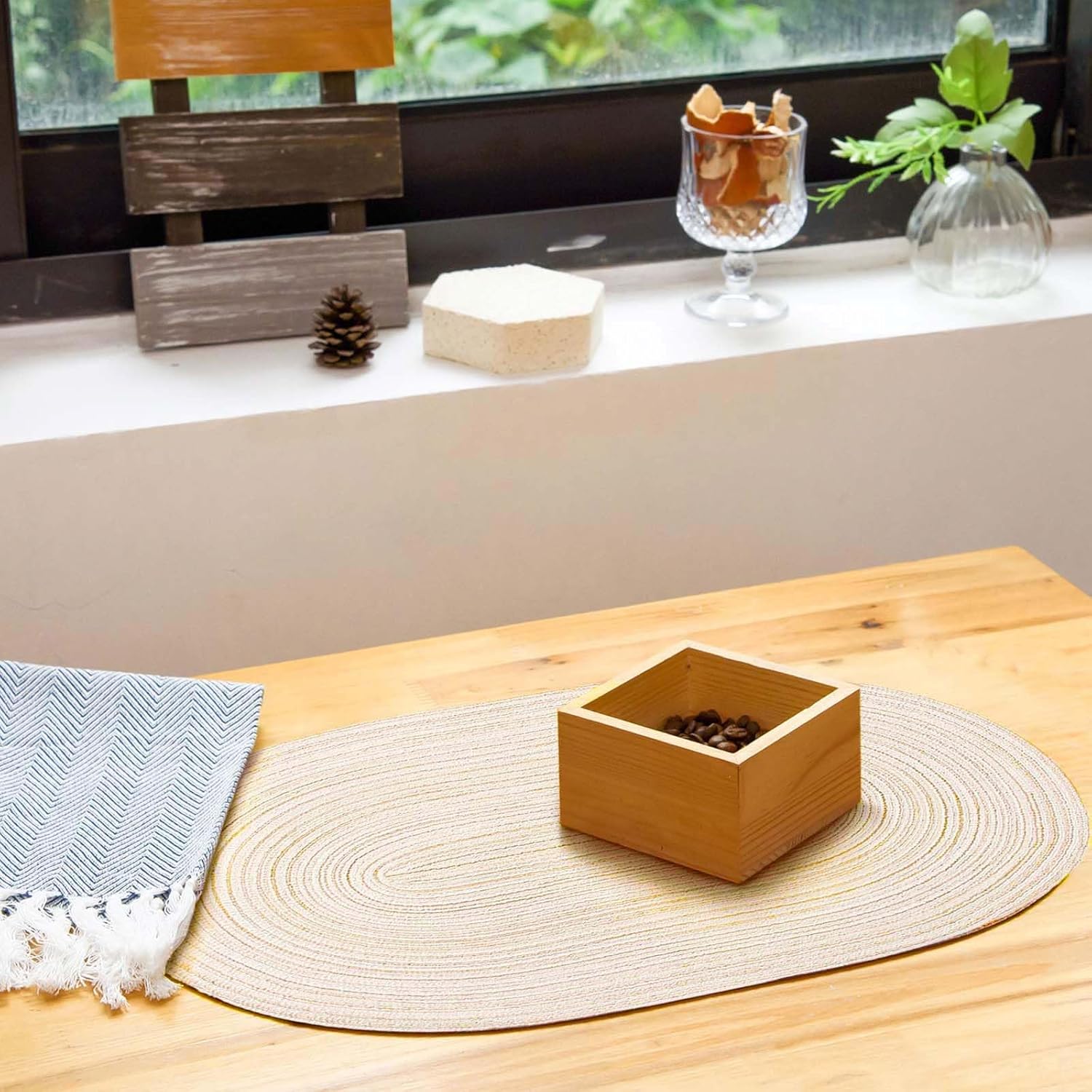 Oval Braided Placemats Set of 6 Woven 12x17.5 Inch Non Slip Washable Heat Resistant Place Mats Round Tablemats for Dining Kitchen Party Daily Table Decor Dinner Mats Beige, 6