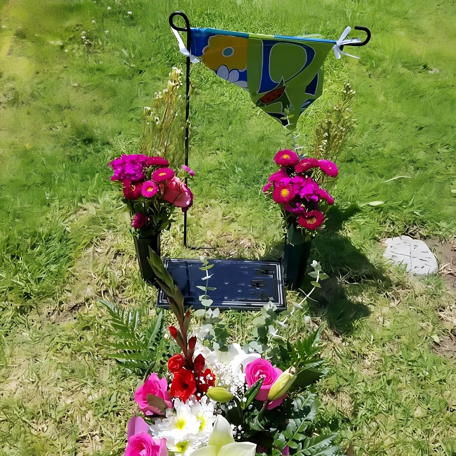 Memorial Floral Vases, Cemetery Vase, Headstones Flower Holder, Grave Cone Vase, Flower Pots for Outdoor Plants, Decorative Plastic Containers Set of 6, Black