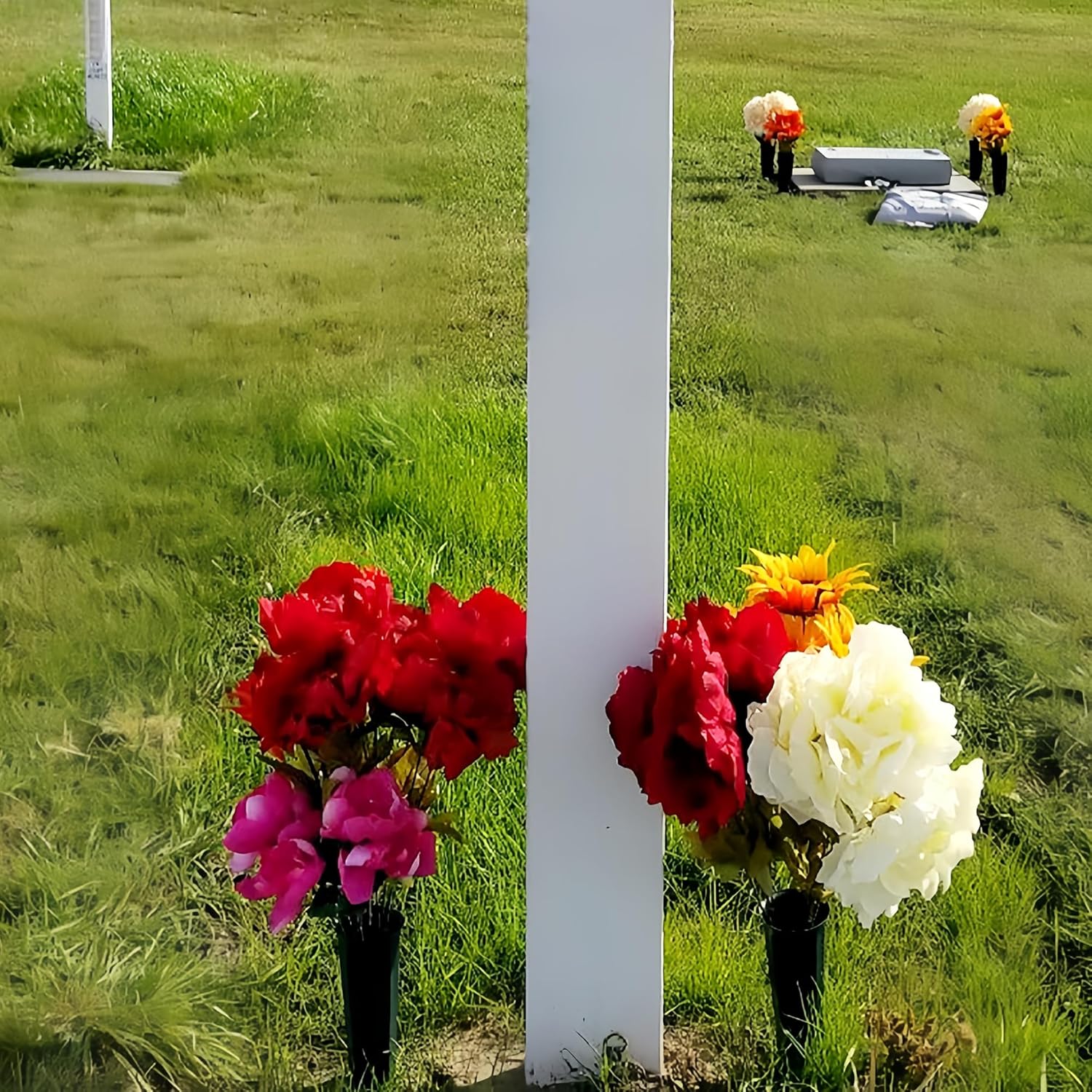 Memorial Floral Vases, Cemetery Vase, Headstones Flower Holder, Grave Cone Vase, Flower Pots for Outdoor Plants, Decorative Plastic Containers Set of 6, Black