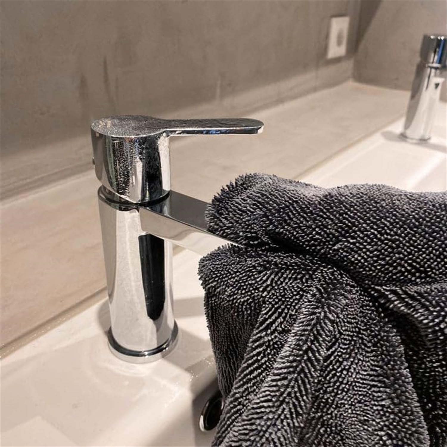 Shiny Wipes Cleaning Cloths for Shower, Bath XXL Drying Towel, Streak Free & Ultra Absorbent Microfiber Towels, Escape The Bathroom Cars Limescale Struggle 3Pcs