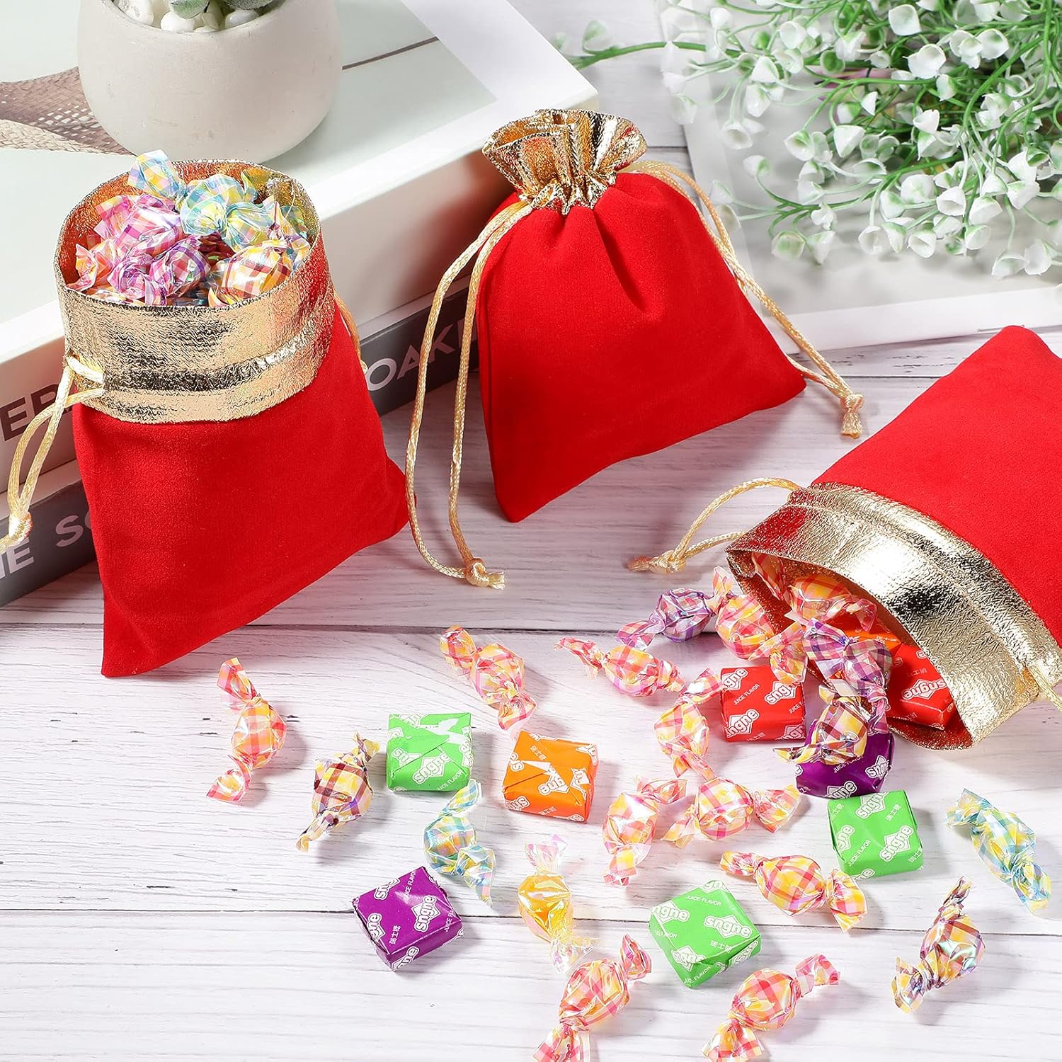 40 Pieces Christmas Velvet Jewelry Bags with Drawstrings Mini Pouches Golden Soft Velour Packaging for Candy Present Wedding 4.7 x 5.9 Inch,Red Golden -