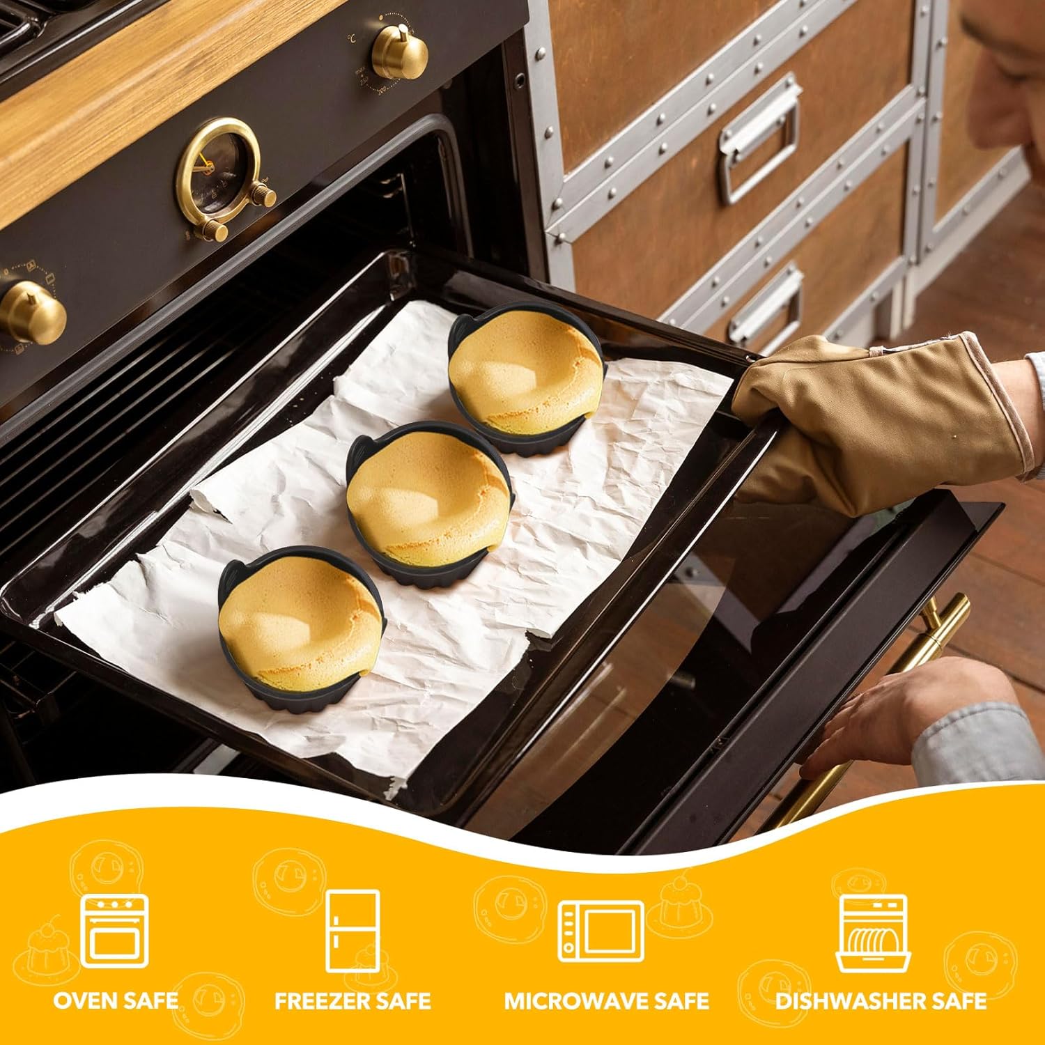 4-piece egg poacher for the airfryer - baking tray specially for the airfryer - egg poacher for the microwave - shape for poached eggs of food grade quality and baking tray for making soufflés - muffins - cupcakes - custard and pudding.