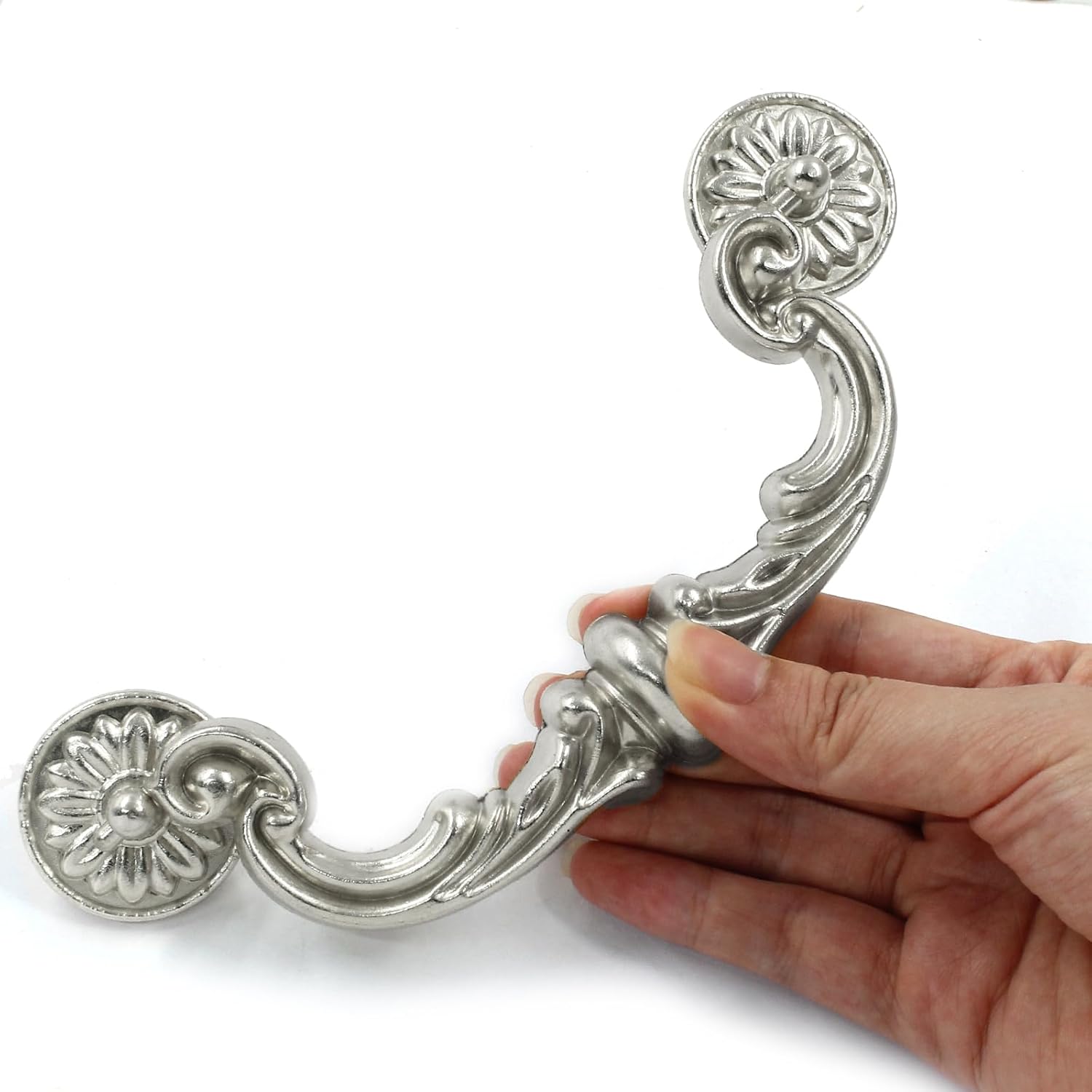 Biaungdo 4 Pcs 150 mm / 6 Inch Hole Center Pull Handles, Zinc Alloy Rustic Vintage Style Drop-Down Bail Swing Dresser Pull Handle Antique Drawer Handles for Kitchen, Cabinet Silver