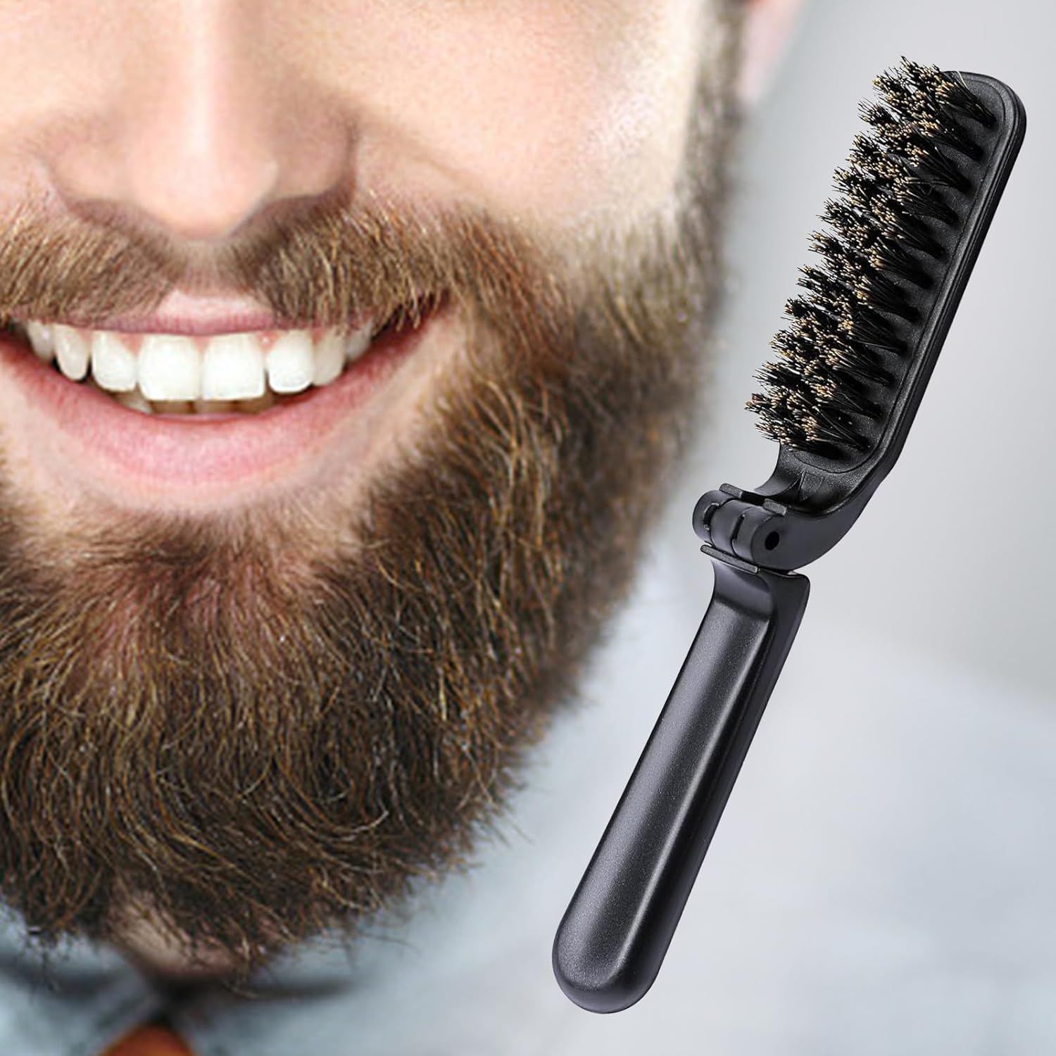 2Pcs Travel Hair Brush, Mini olding Hair Brush Collapsable Boar Bristles Hair Comb Pocket Beard Brush Portable Hair Styling Tool or Women and Men