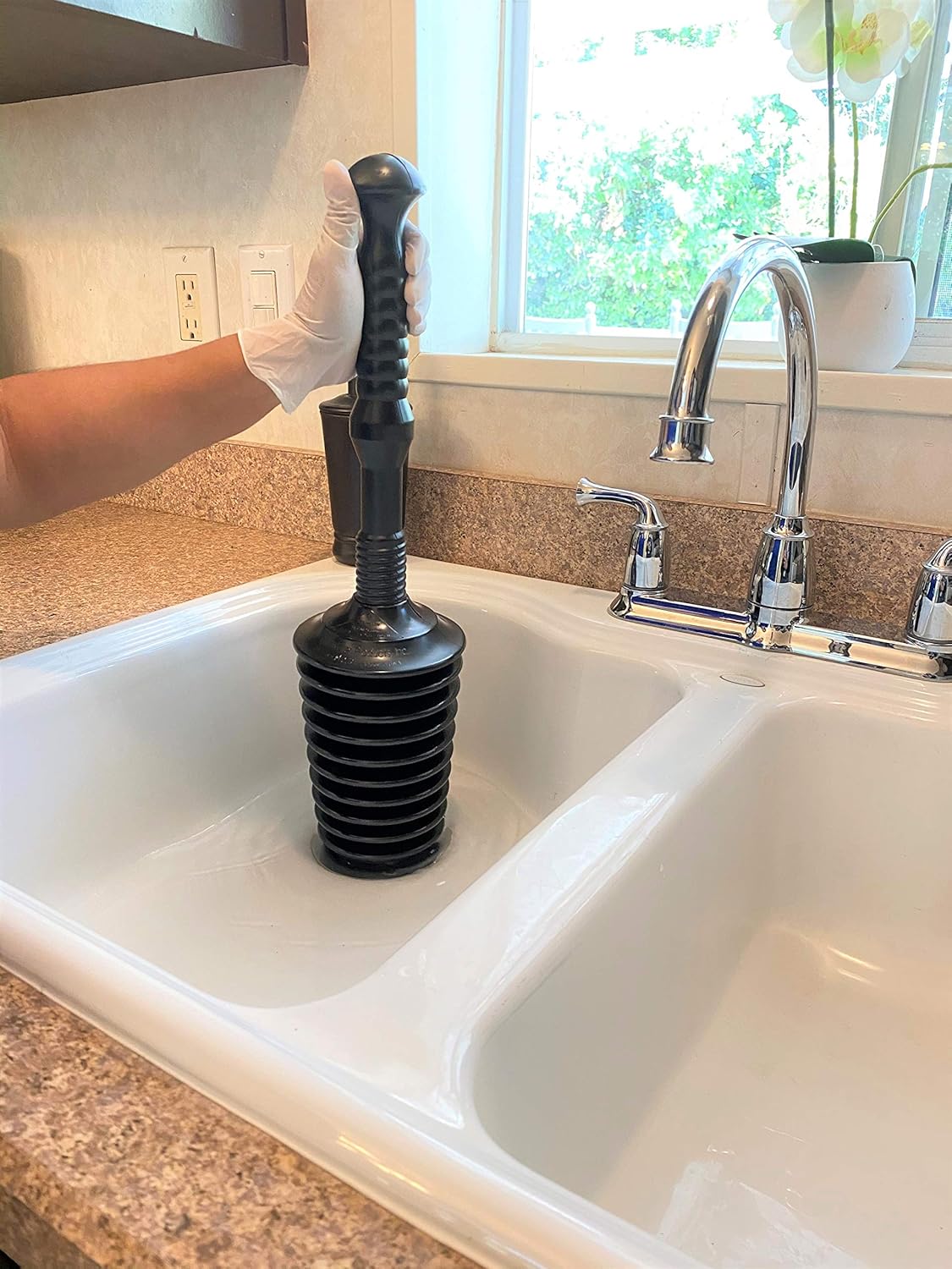 Master Plunger MP500-B3 Heavy Duty Bathroom Toilet Plunger Kit with Short Bucket/Caddy. Equipped with Air Release Valve, Black