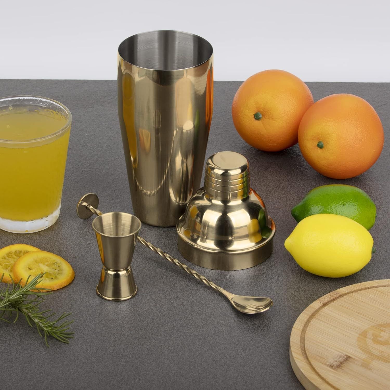 Large 24oz Cocktail Shaker Set, Stainless Steel 18/8 Martini Mixer Shaker with Built-in Strainer, Measuring Jigger & Mixing Spoon, Martini Shaker Set, Perect or Bartender and Home Use, Gold