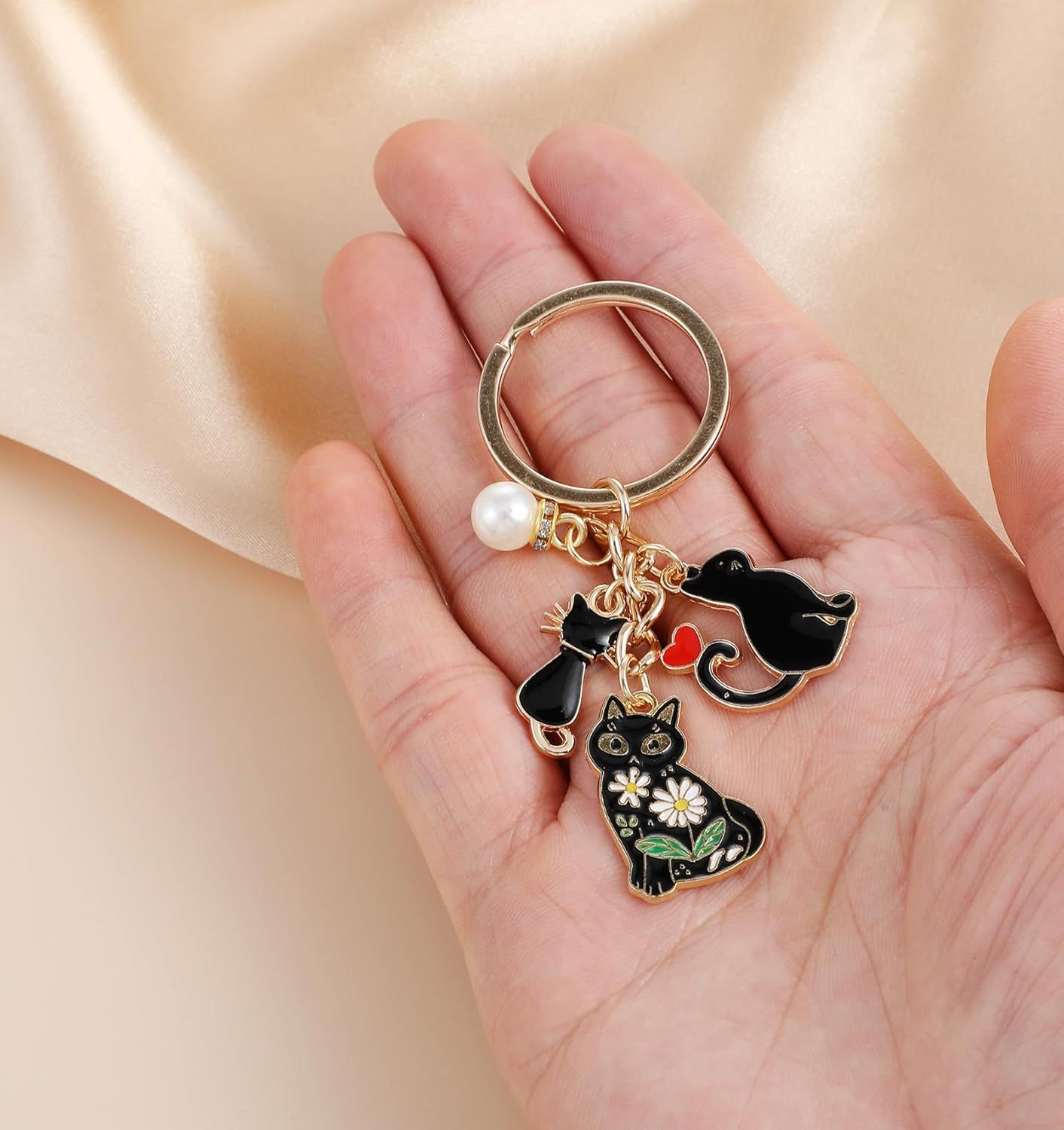 Black Cat Key Chain, Black Cat Keychain, Cute Enamel Daisy Enamel Design Cartoon Kitten Keychain for Girls and Pet Lovers Birthday Accessories