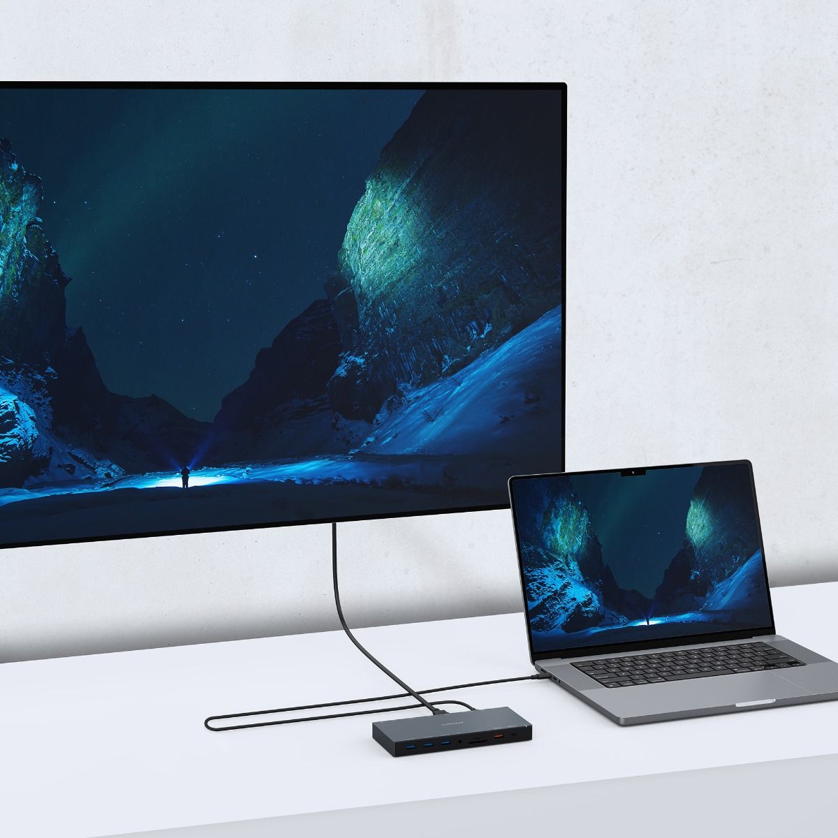 mbeat 15-in-1 Triple Display USB-C Dock 2 x HDMI & 1 x Display Port