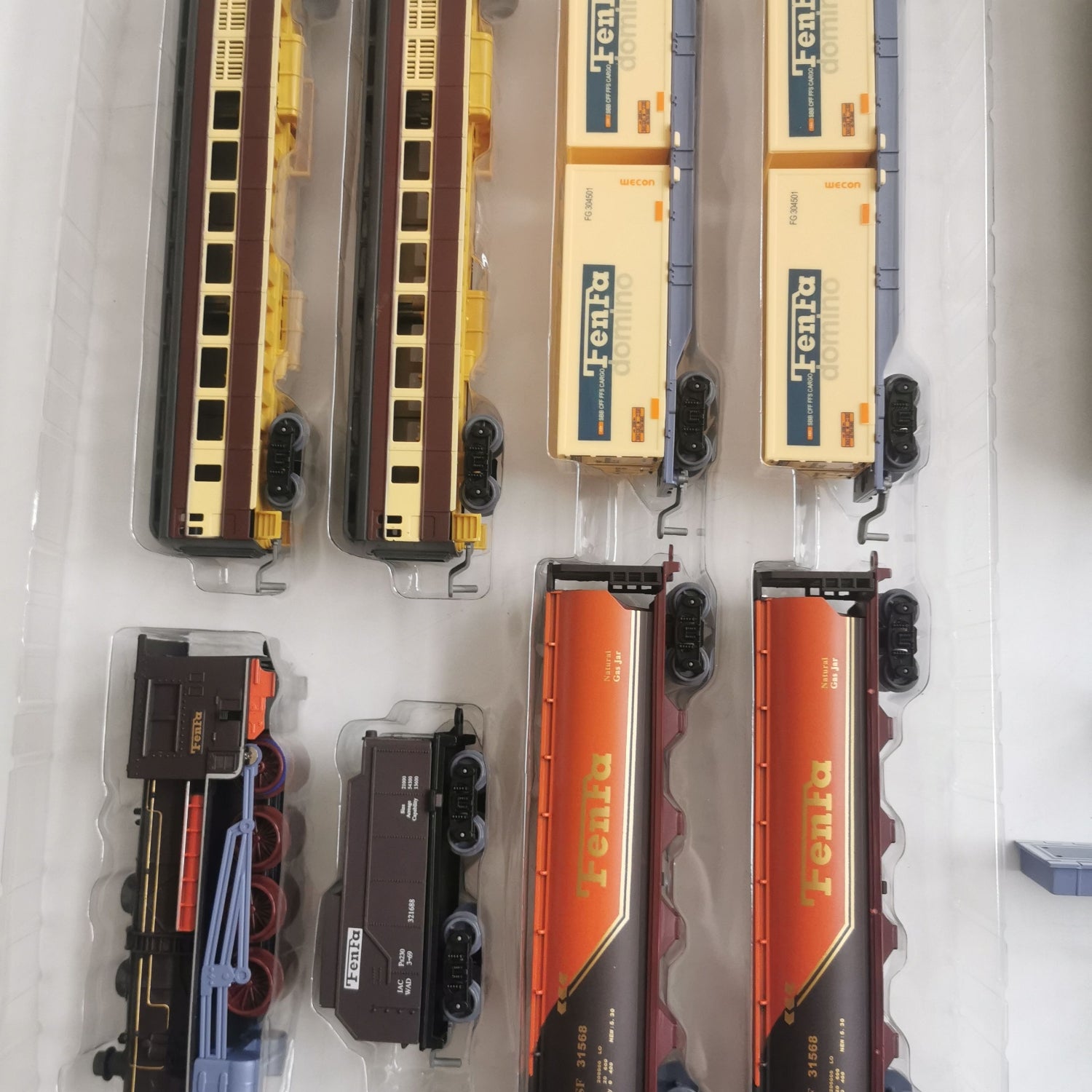 Realistic Classic Electric Train Set with Tracks & Lights