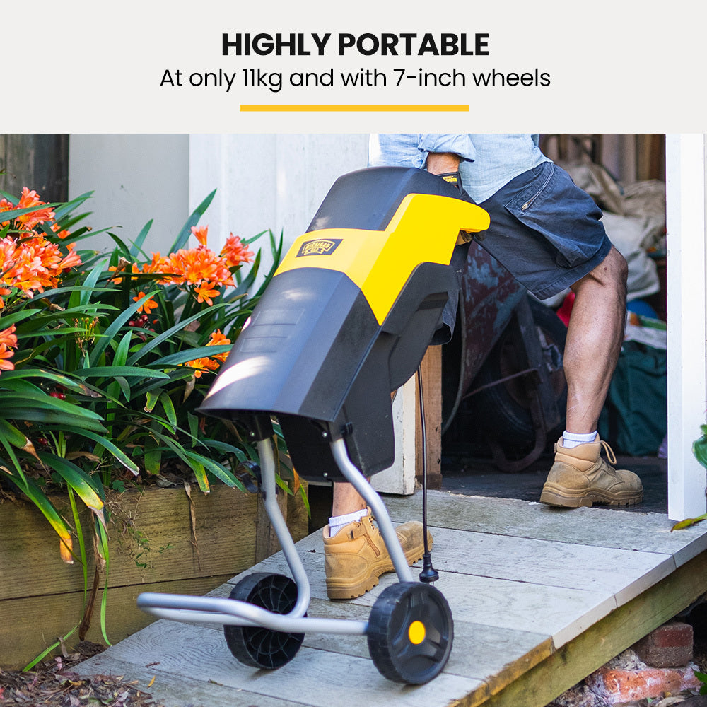 Michigan 2400W Electric Garden Mulcher Shredder Portable Wood Chipper 40L Bag