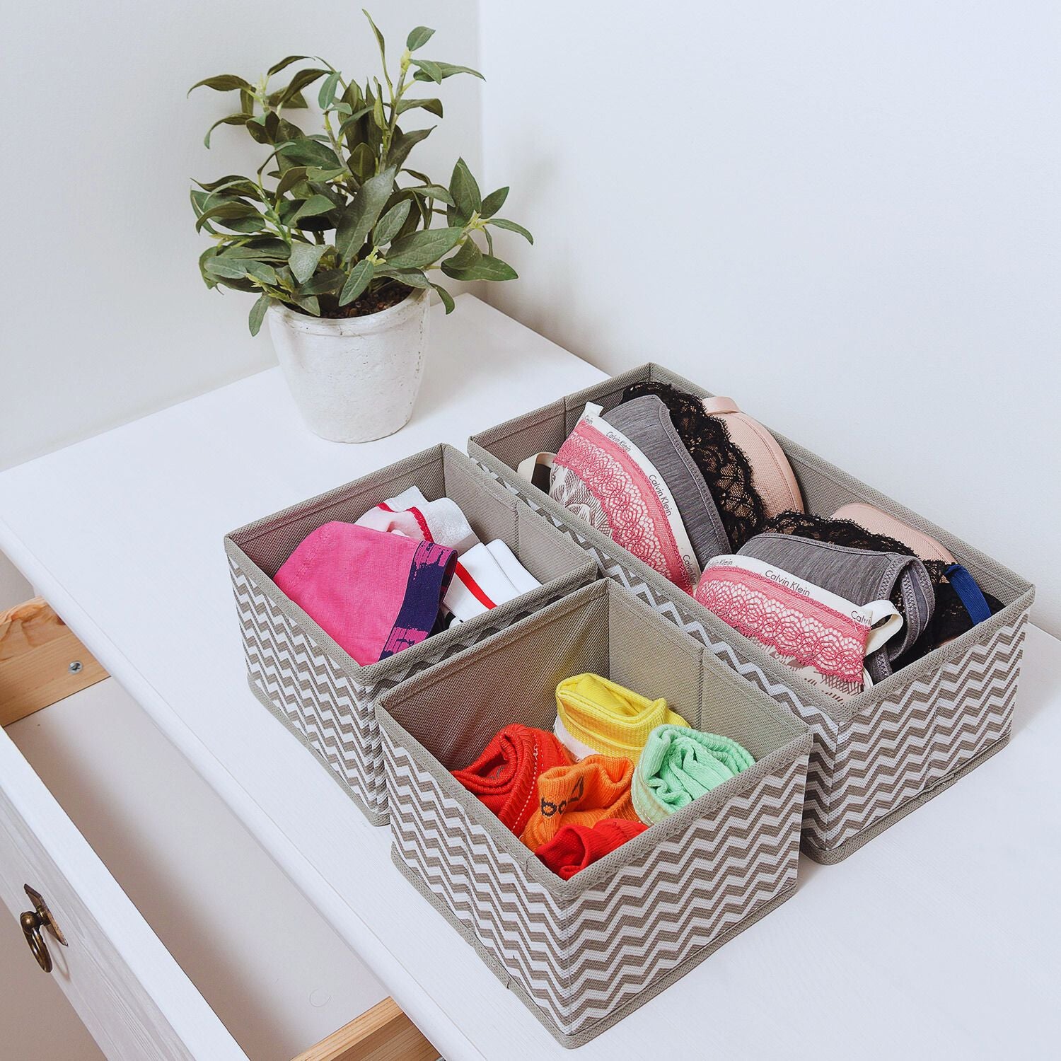 GOMINIMO 8 Set Foldable Clothes Storage Organizers in 3-Size (Stripe)
