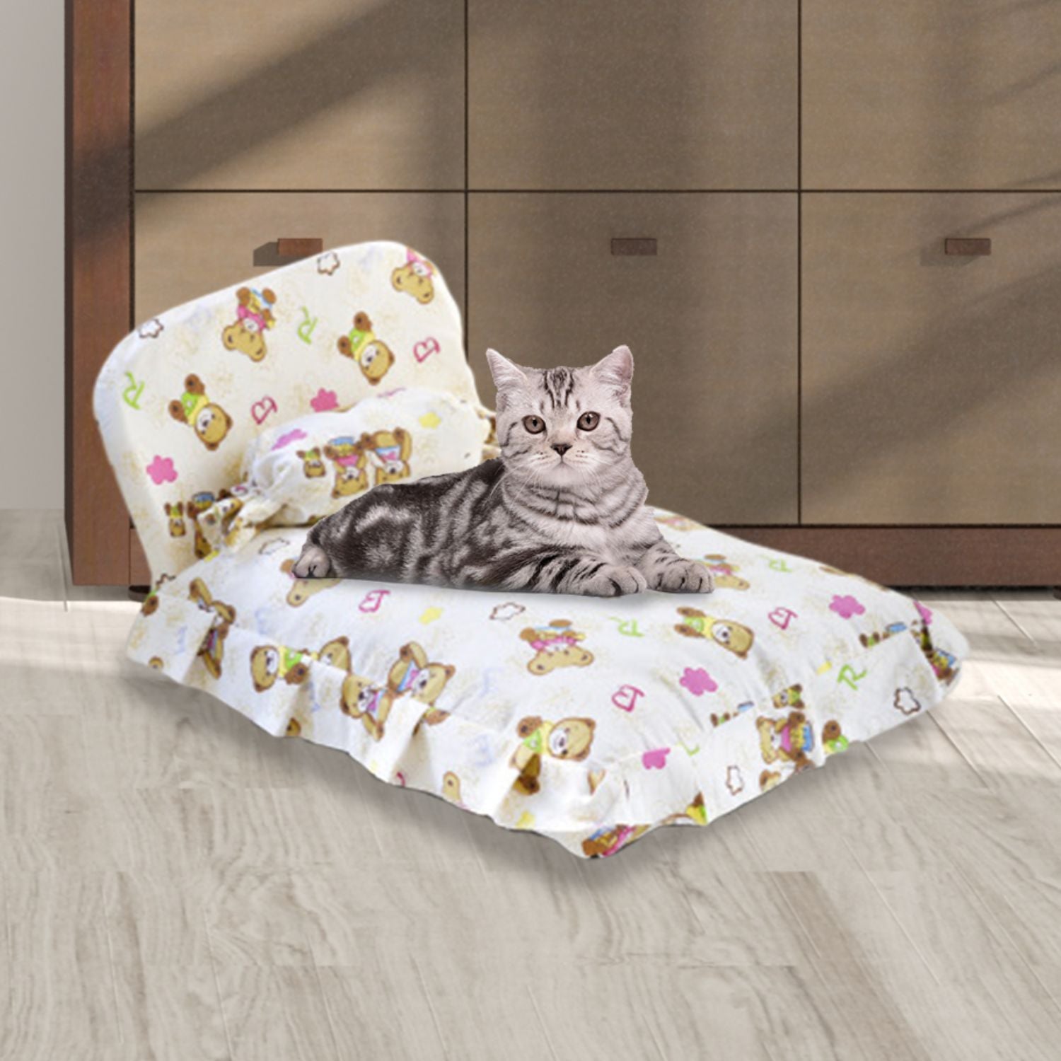 Floofi Pet Bed With Pillow and Quilt Bear (M)