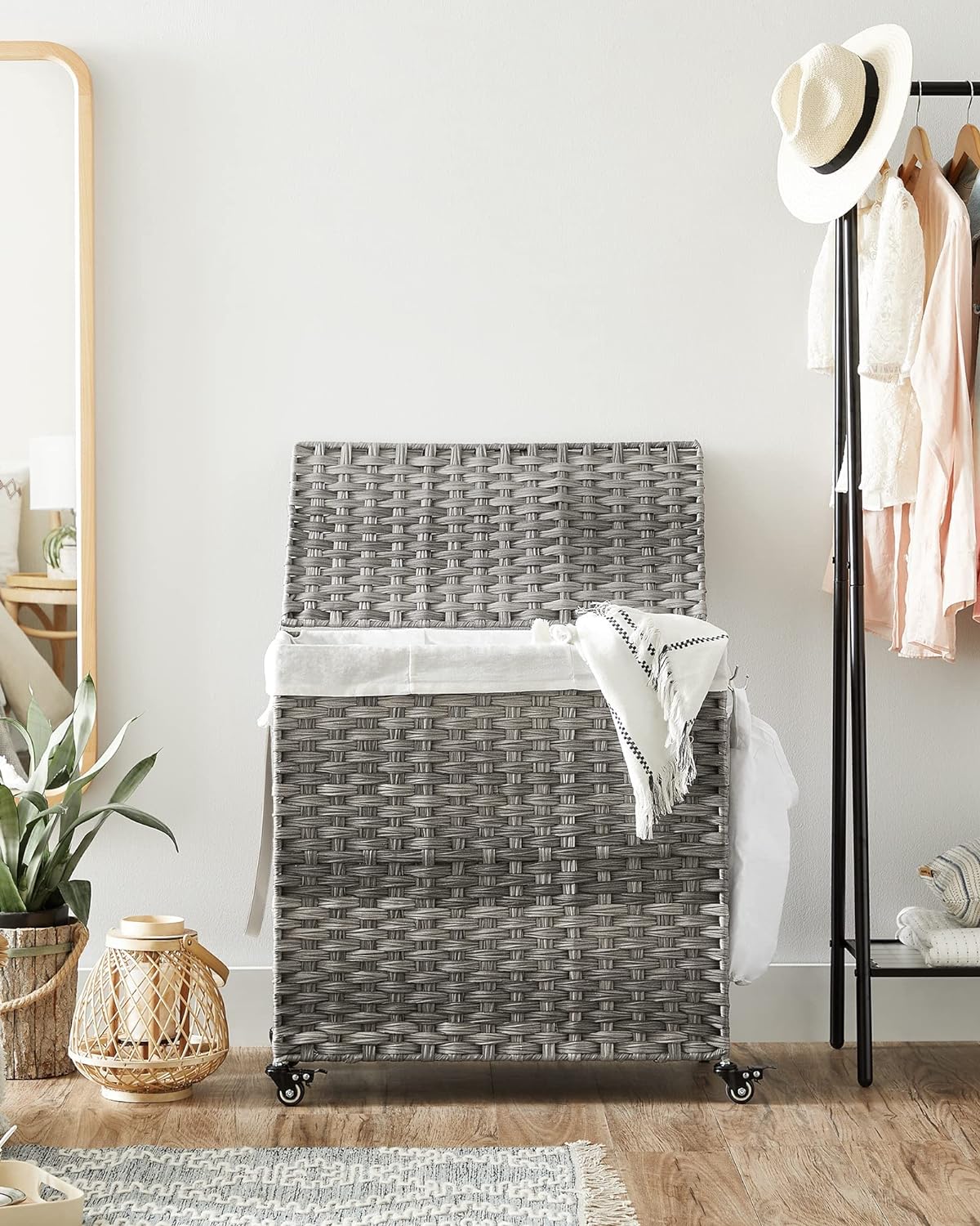SONGMICS Laundry Hamper with Lid and Wheels 140L Grey