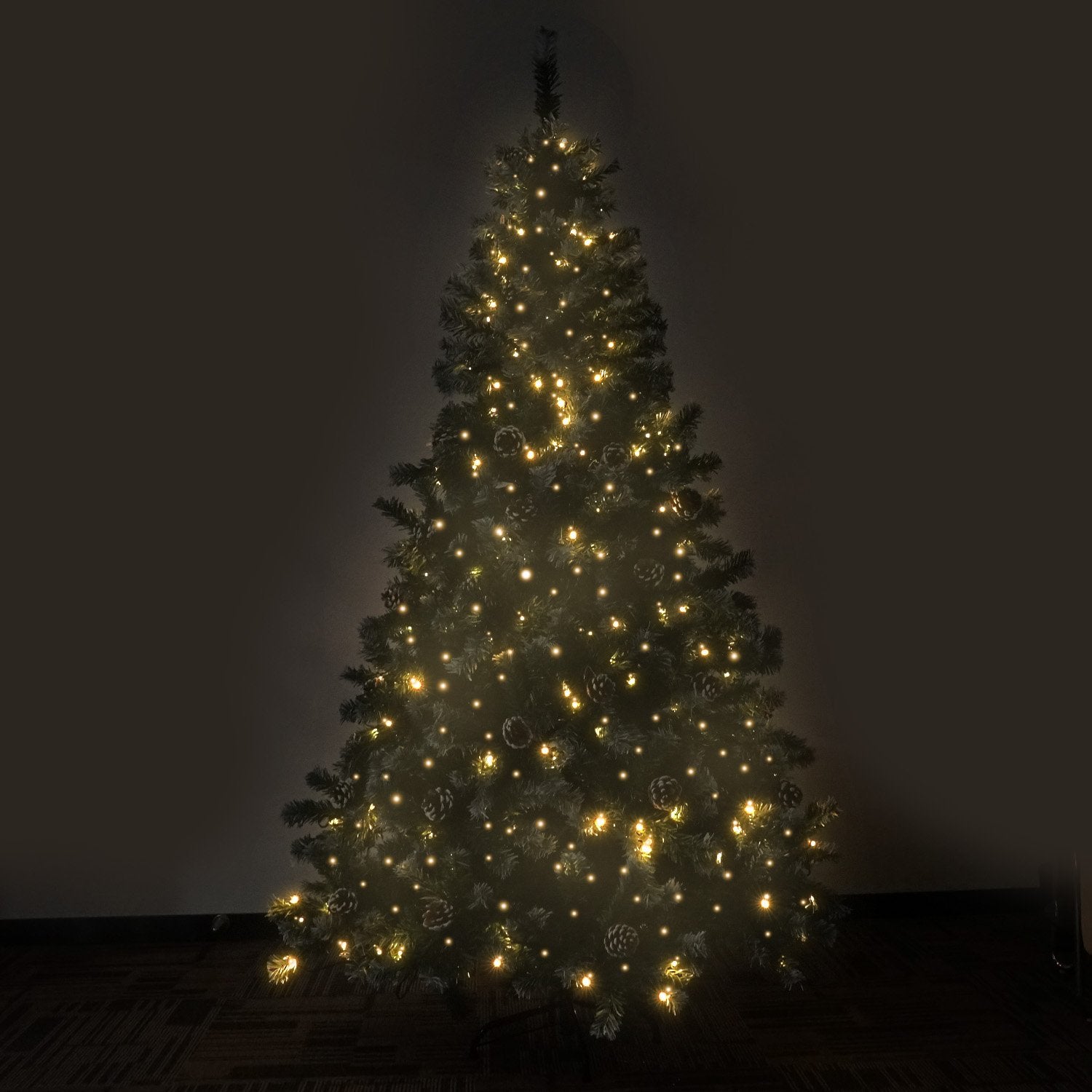 2.7m LED Christmas Tree w/ Pine Cones, Metal Stand, 750 Lights