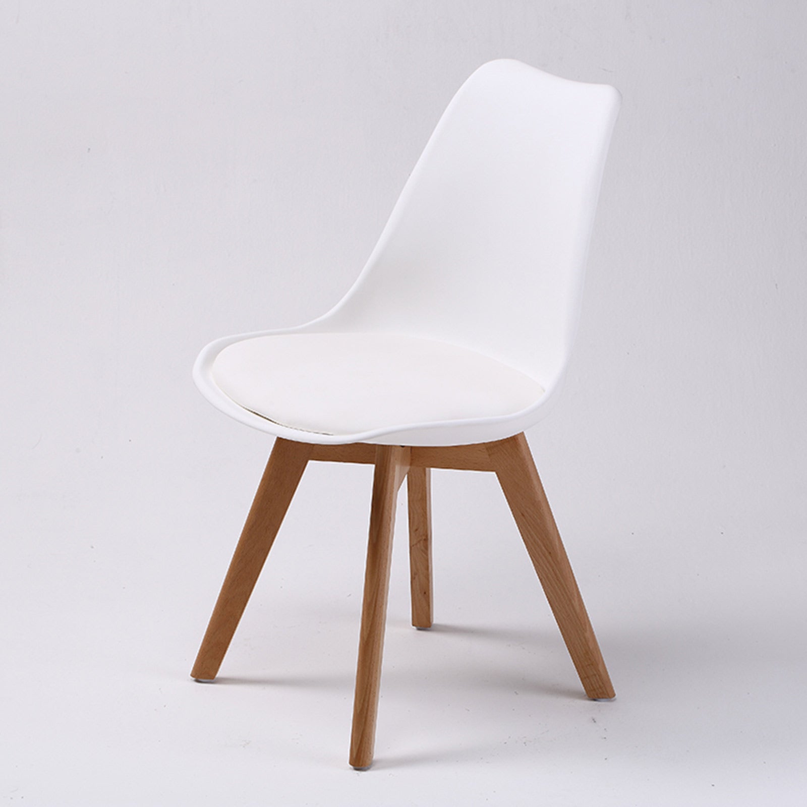 Retro Padded Dining Chairs with Beech Legs, 2X White, La Bella