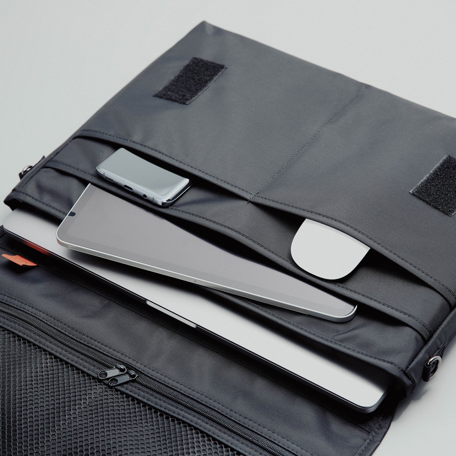 Water-Resistant 15.6/16" Laptop Sleeve with Pockets ST'9