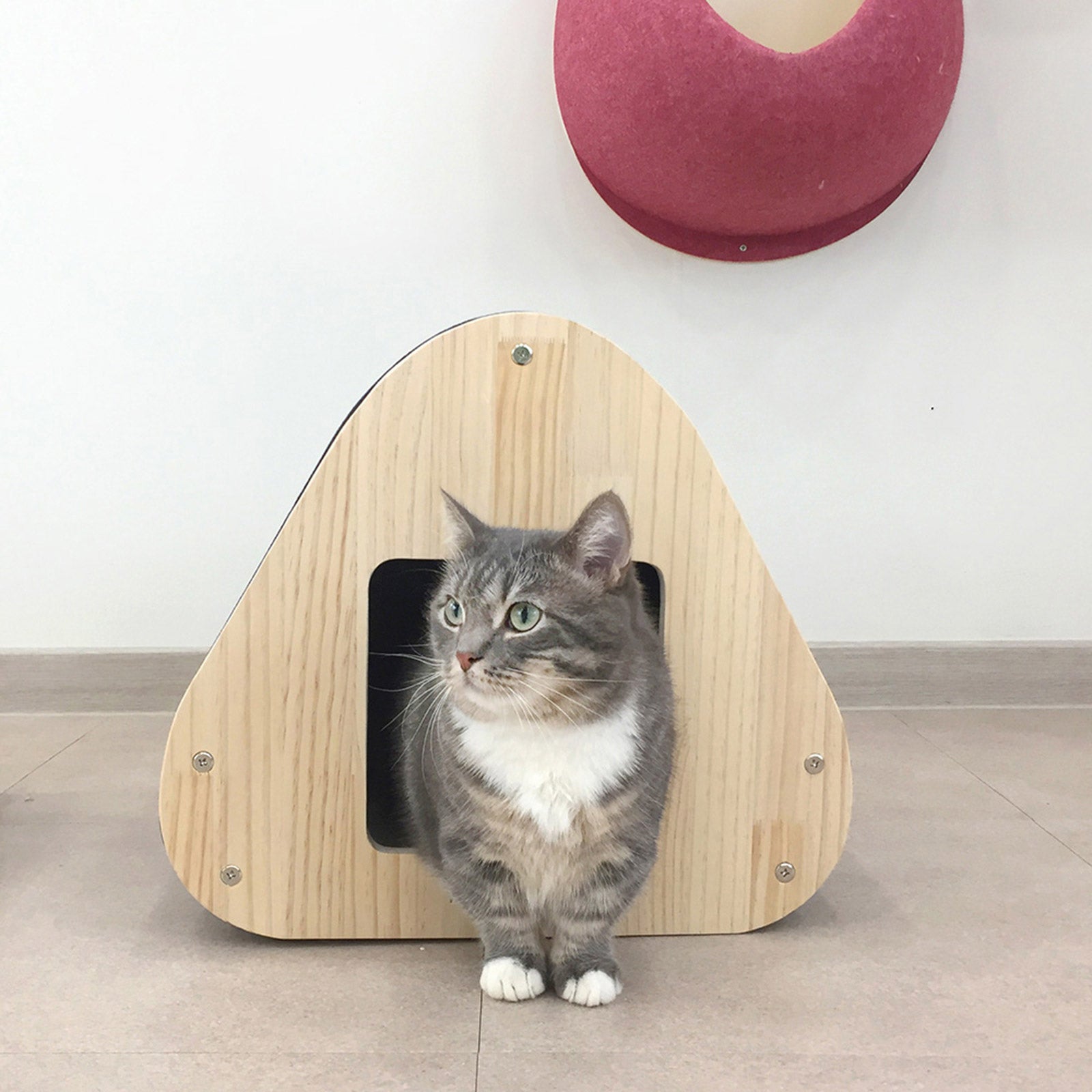 Wooden Triangle Cat Scratcher Sofa with Backrest