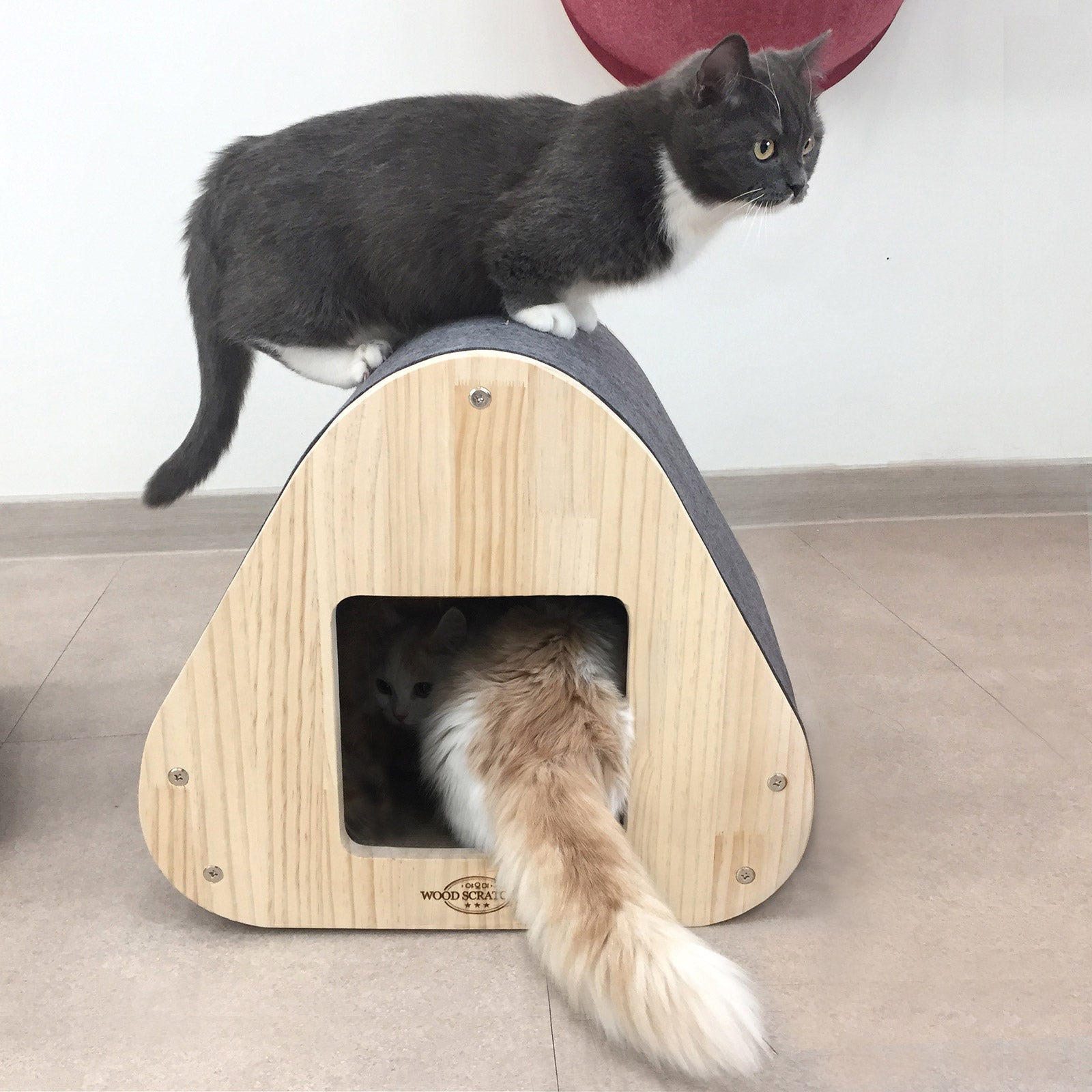 Wooden Triangle Cat Scratcher Sofa with Backrest