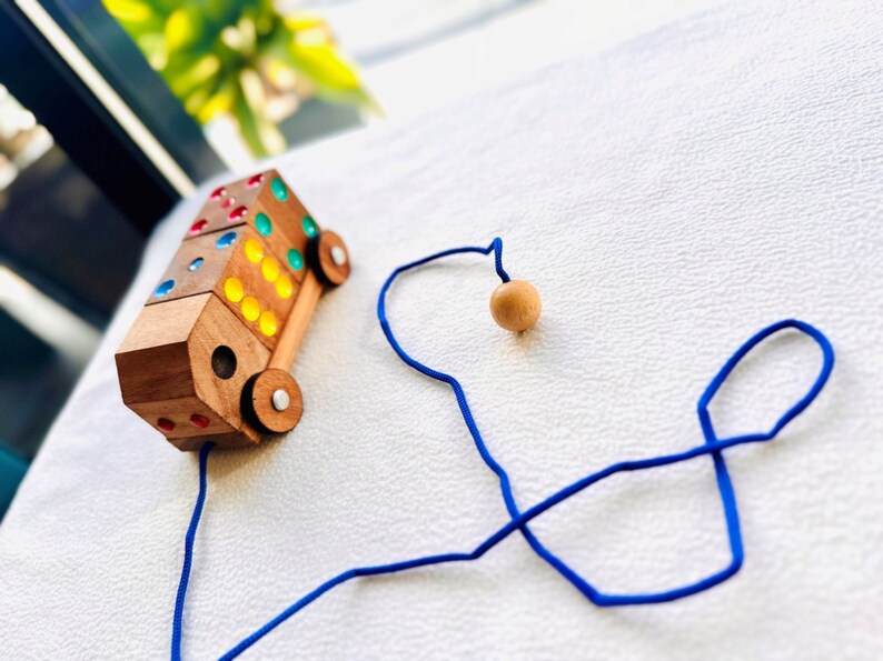 Handmade Wooden Pull Along Toy Truck with Dice Set for Kids