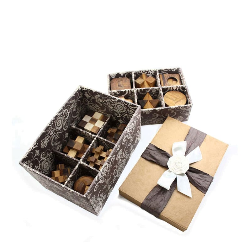 Handmade Wooden Puzzles Gift Box Set, 12 Classic Pieces