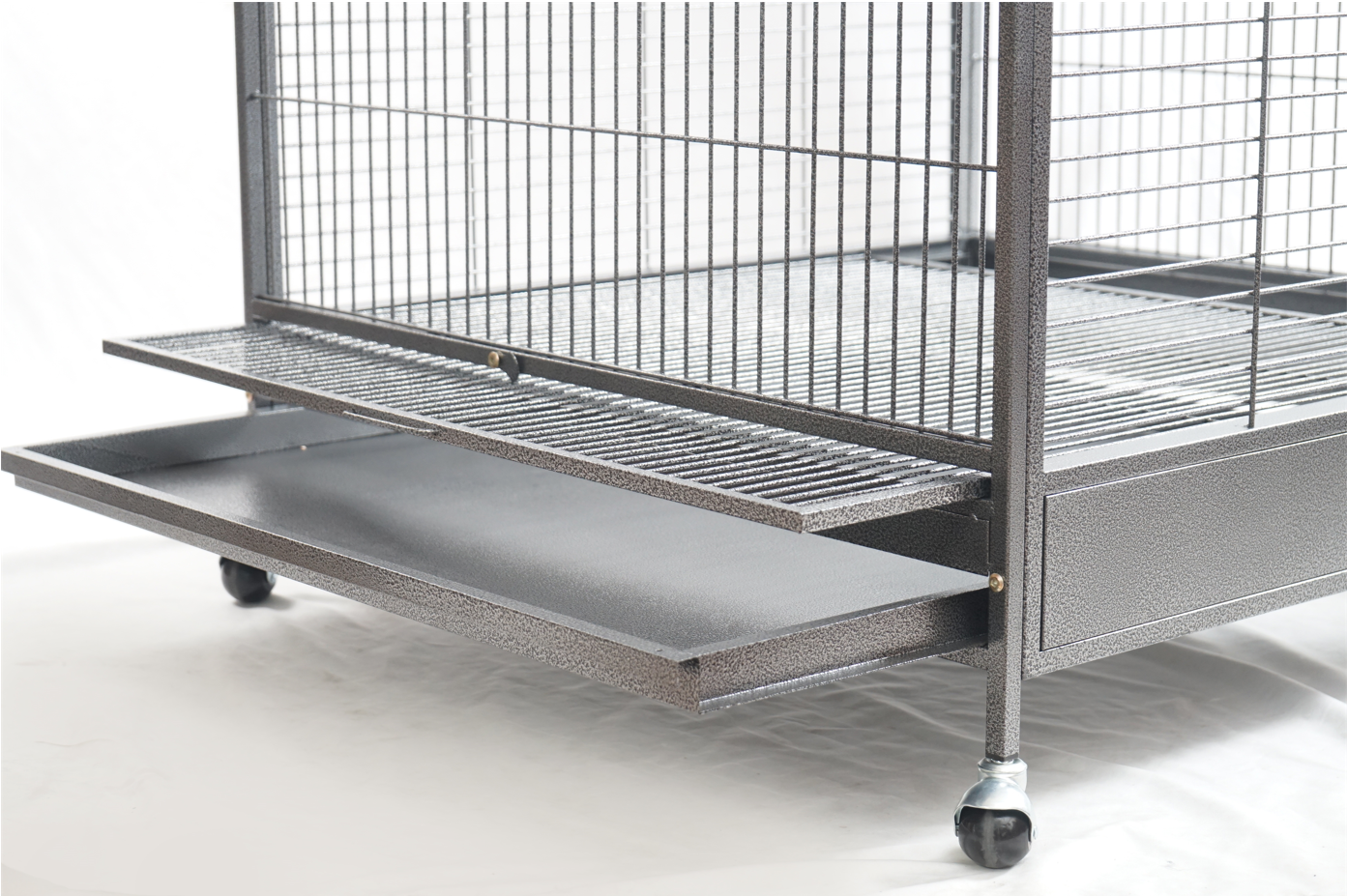 Comfortable Aviary Cage For Macaws photo