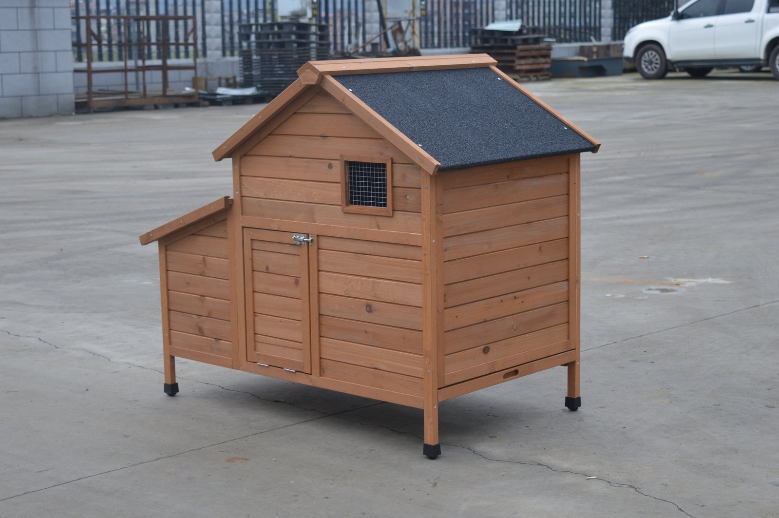 Waterproof Brown Chicken Coop w/ Nesting Box for 6 Hens