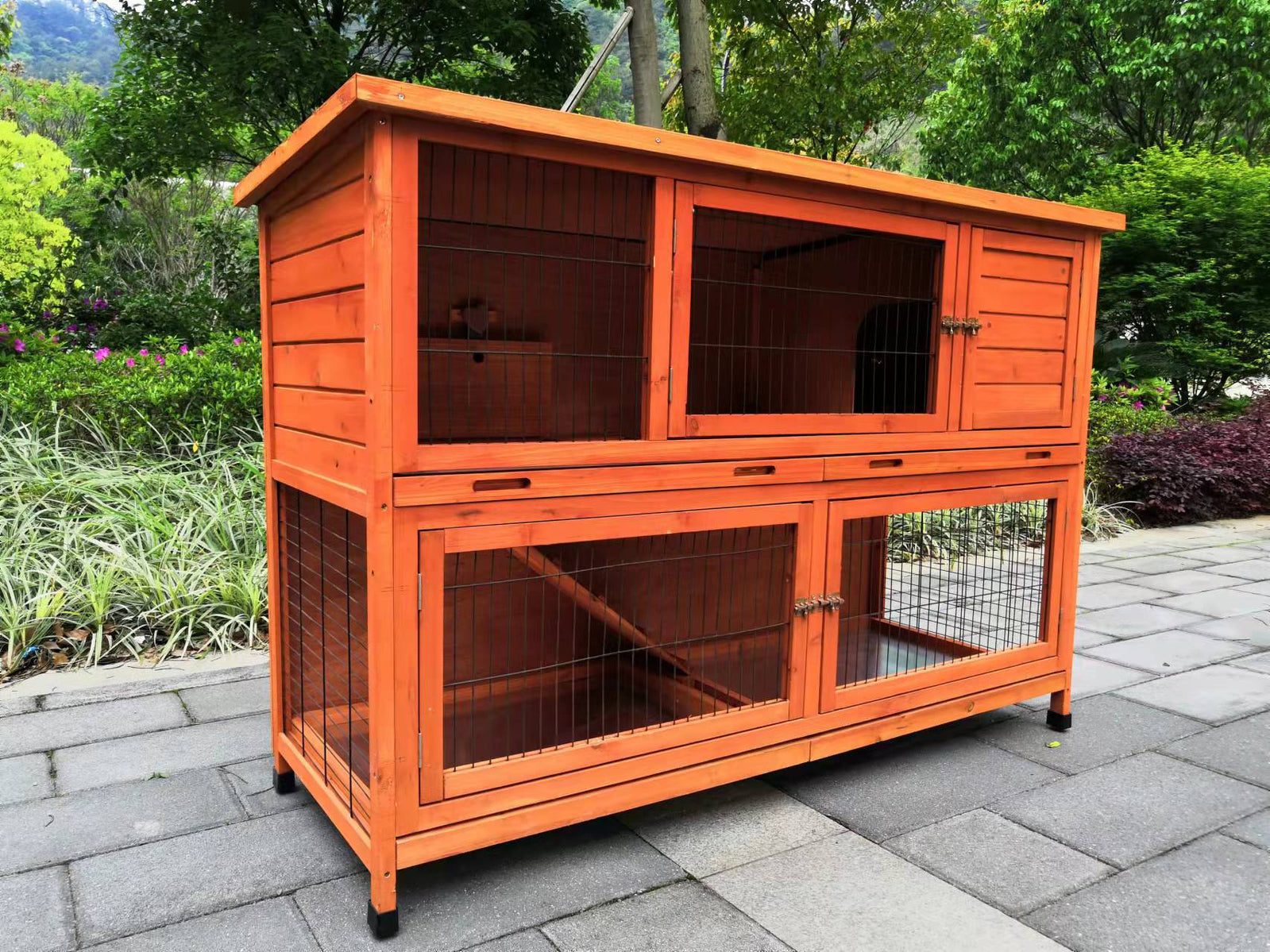 Waterproof XXL Rabbit Hutch with Ramp & Metal Tray, YES4PETS