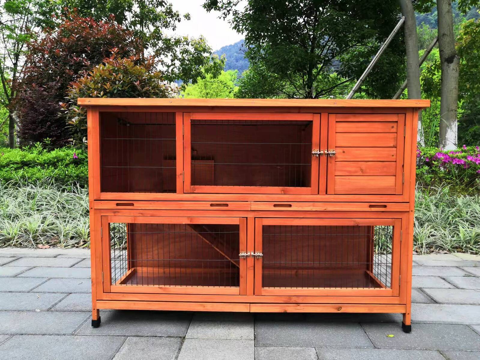 Waterproof XXL Rabbit Hutch with Ramp & Metal Tray, YES4PETS