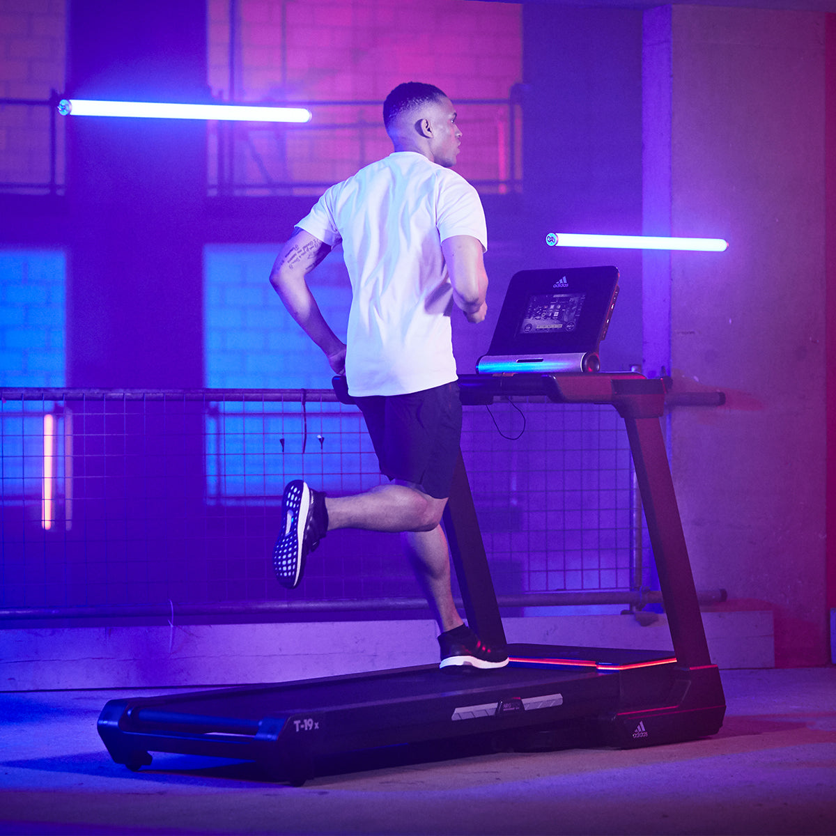 NRG Cushioning Treadmill 20km/h, Incline, Zwift, Kinomap, Adidas