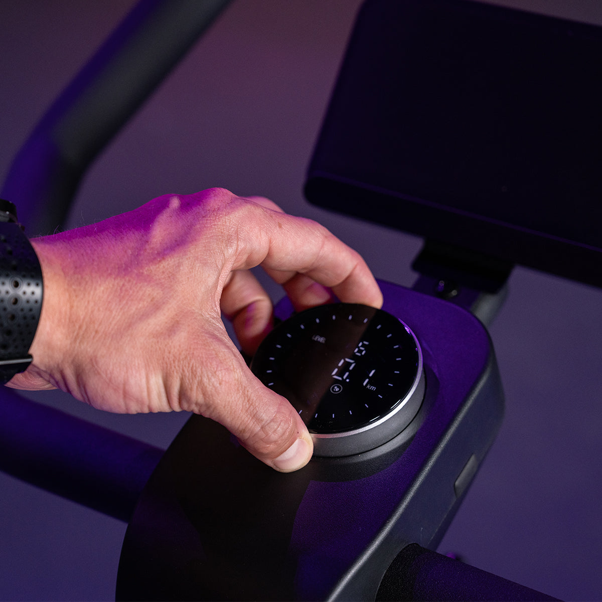 SM-420 Spin Bike Automatic Magnetic Resistance