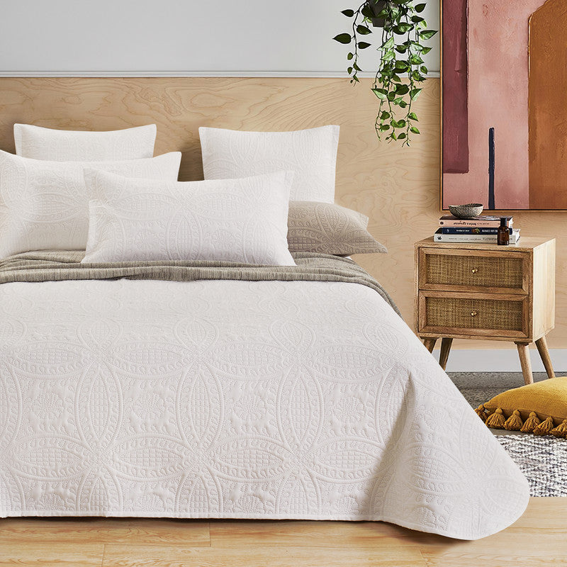 Lisbon Quilted 3-Piece Embossed Coverlet Set White, Double/Queen
