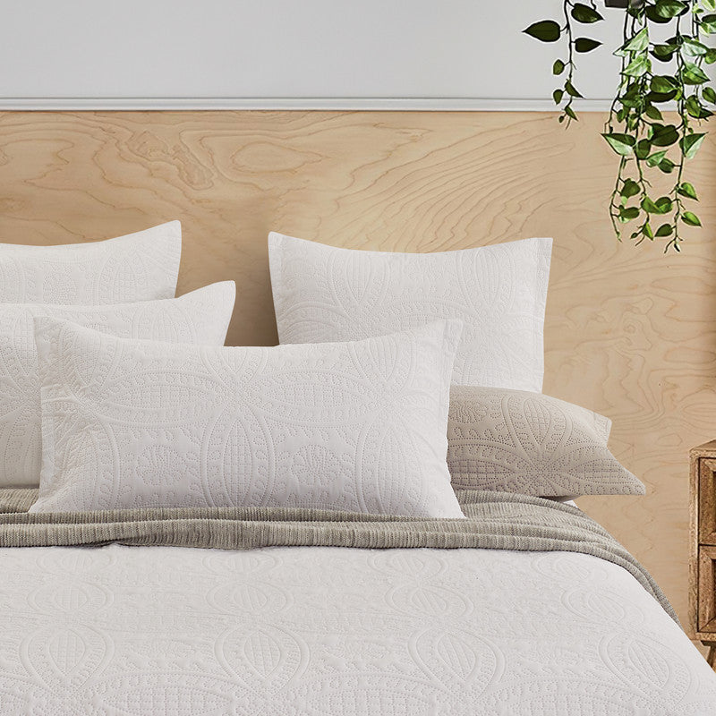Lisbon Quilted 3-Piece Embossed Coverlet Set White, Double/Queen