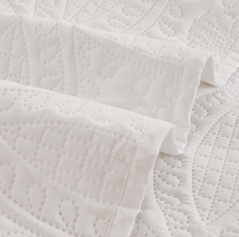 Lisbon Quilted 3-Piece Embossed Coverlet Set White, Double/Queen