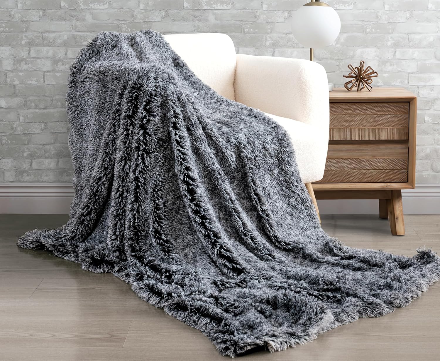 Ultra-Soft Faux Fur Shaggy Throw - Reversible, Warm, Charcoal Gioia Casa