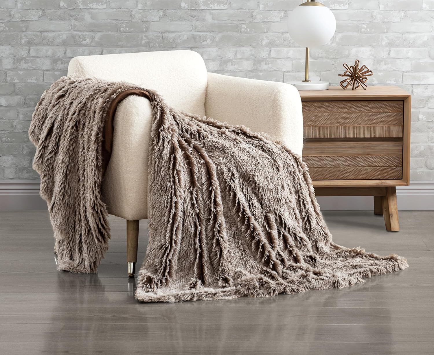 Ultra-Soft Reversible Faux Fur Fleece Throw Blanket - Gioia Casa