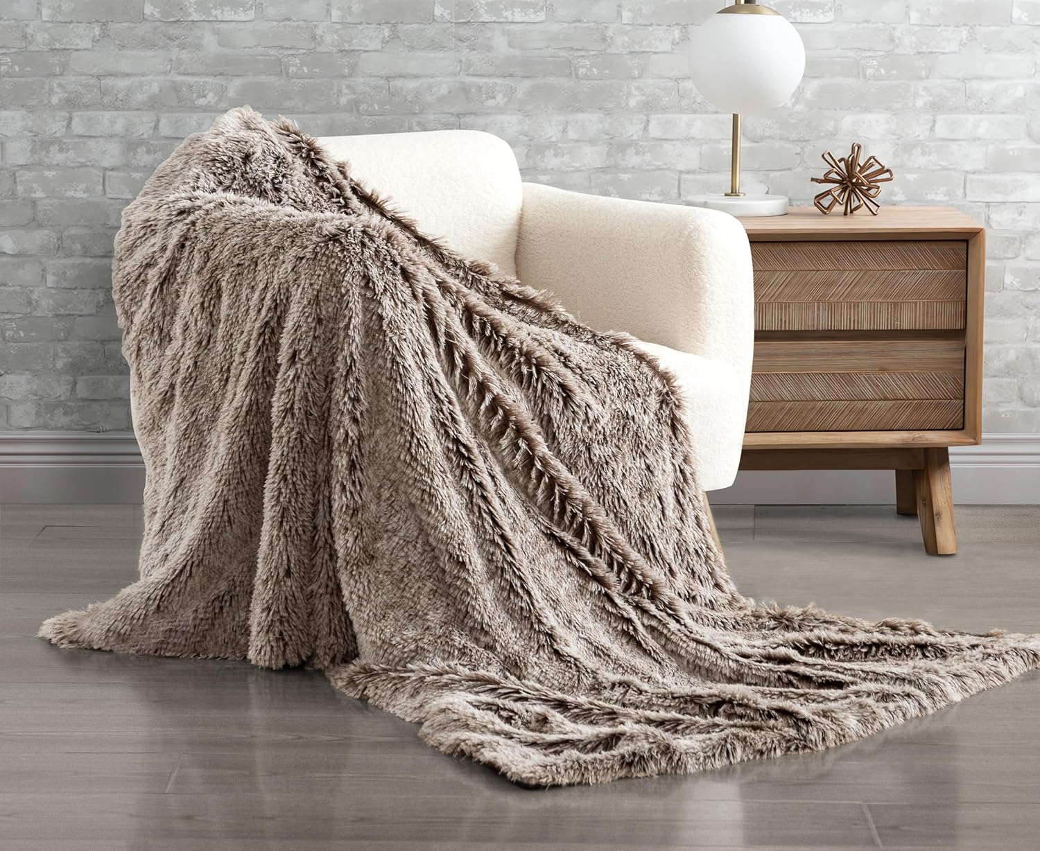 Ultra-Soft Reversible Faux Fur Fleece Throw Blanket - Gioia Casa