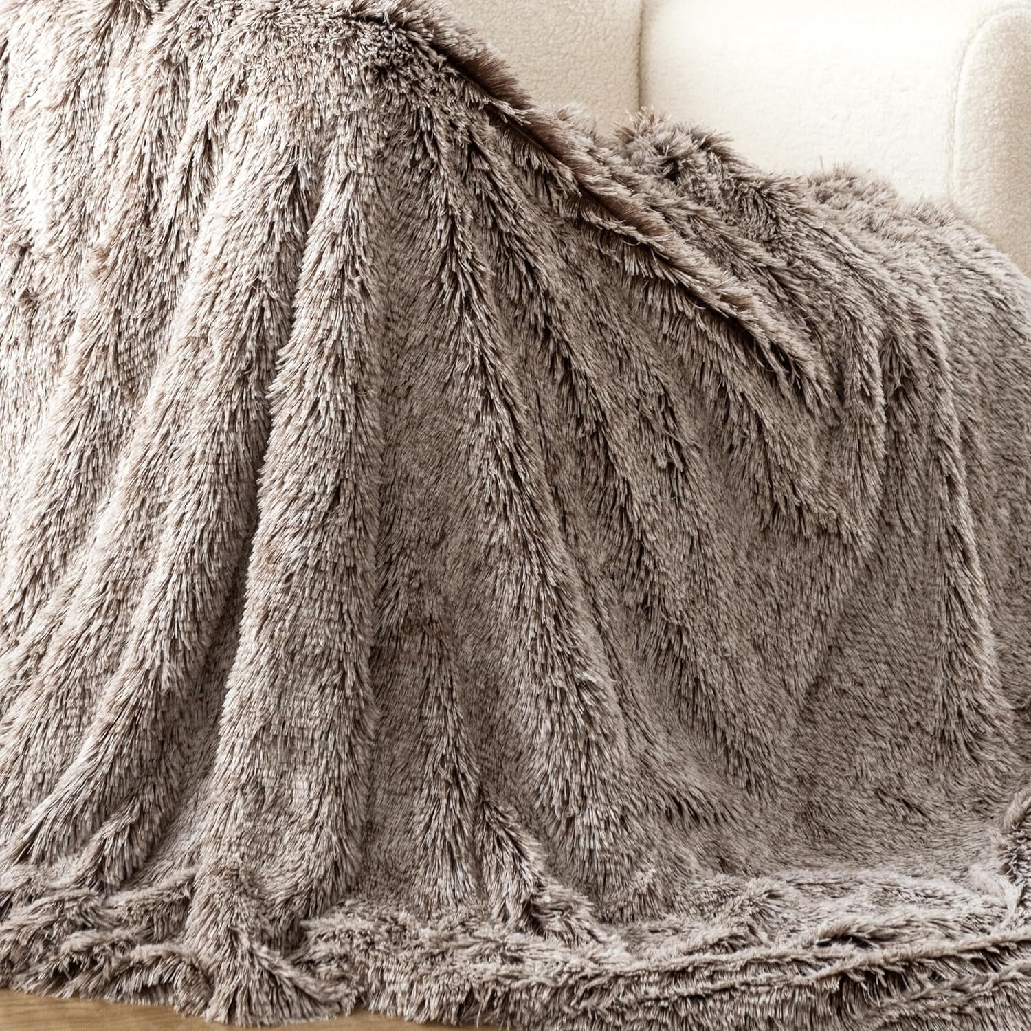 Ultra-Soft Reversible Faux Fur Fleece Throw Blanket - Gioia Casa