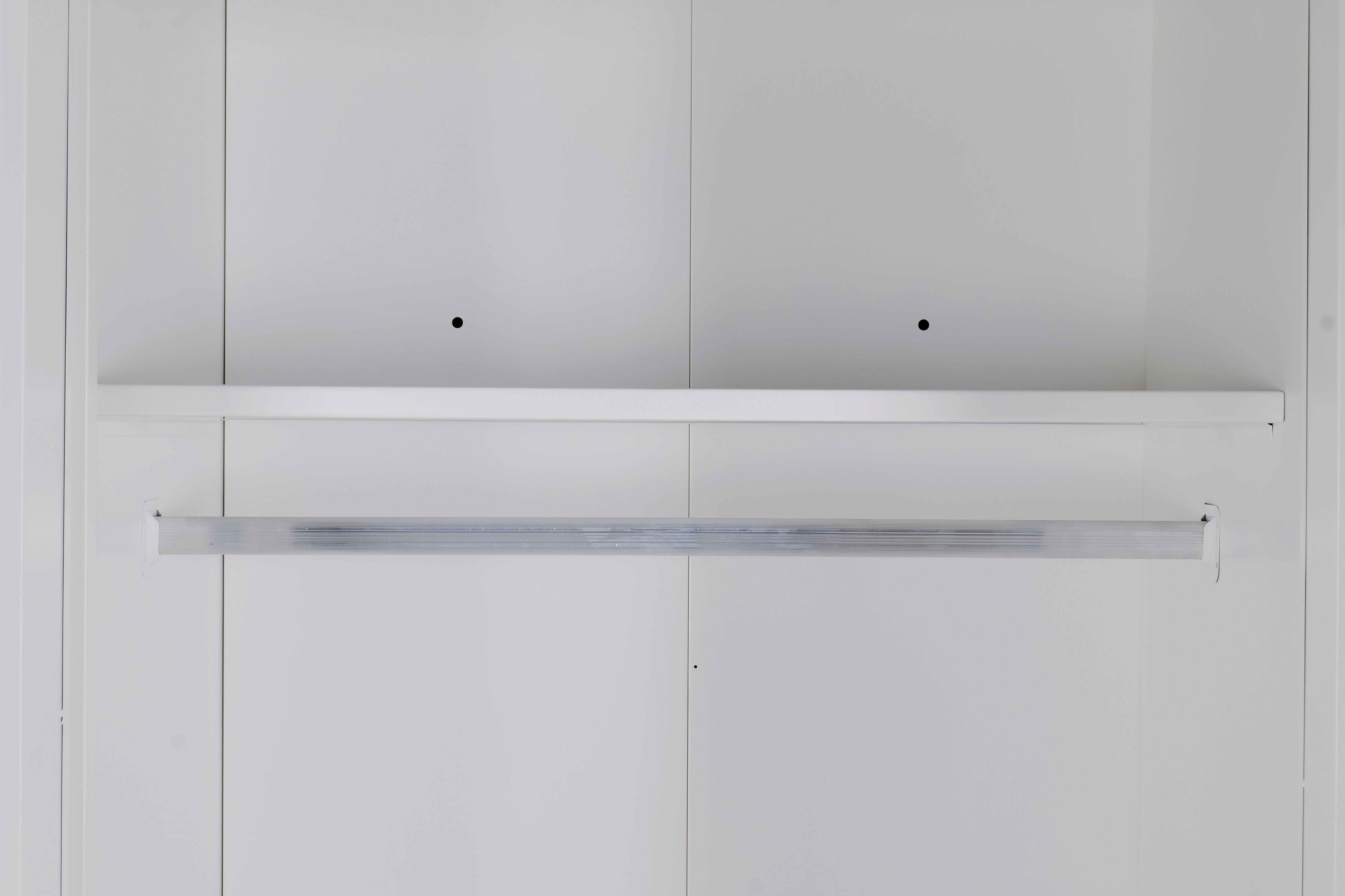 4 Door Wardrobe in White Gloss – Hanging Rail, Shelves & White Handles