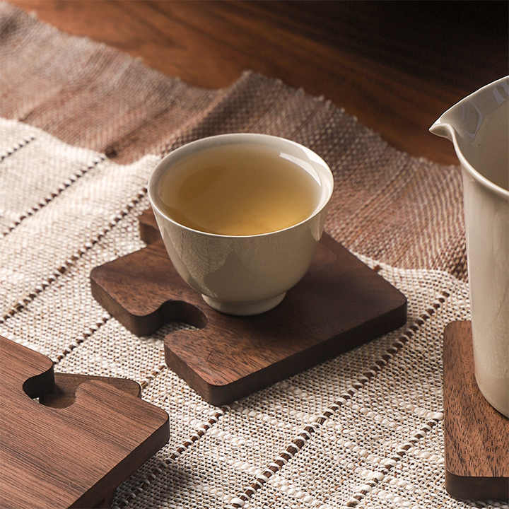 Light Yellow Natural Black Walnut Wooden Coasters, Heat-Resistant Tea Cup Pads, Puzzle-Shaped Drink Mats, Eco-Friendly Tea Accessories Set