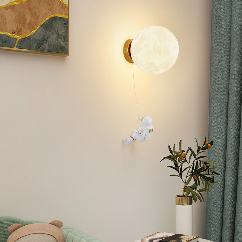 Astronaut Moon Wall Lamp with Warm Light,Diameter 15cm