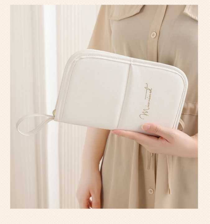 White Portable Shell Makeup Brush Storage Bag - Multi-Functional PU Cosmetic Organizer with Button Closure, Convertible to Stand Design Make-up brushes are filming props, not included