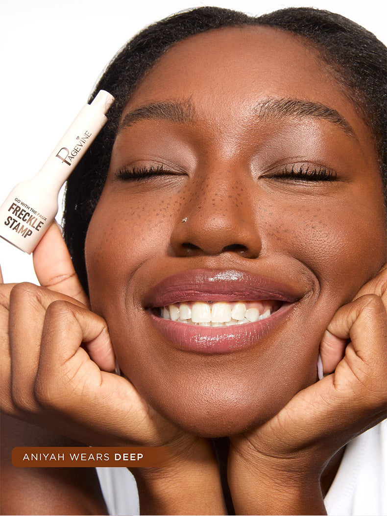 Effortless Faux Freckle Stamp Pen - Natural Looking Freckle Clusters in Seconds MEDIUM