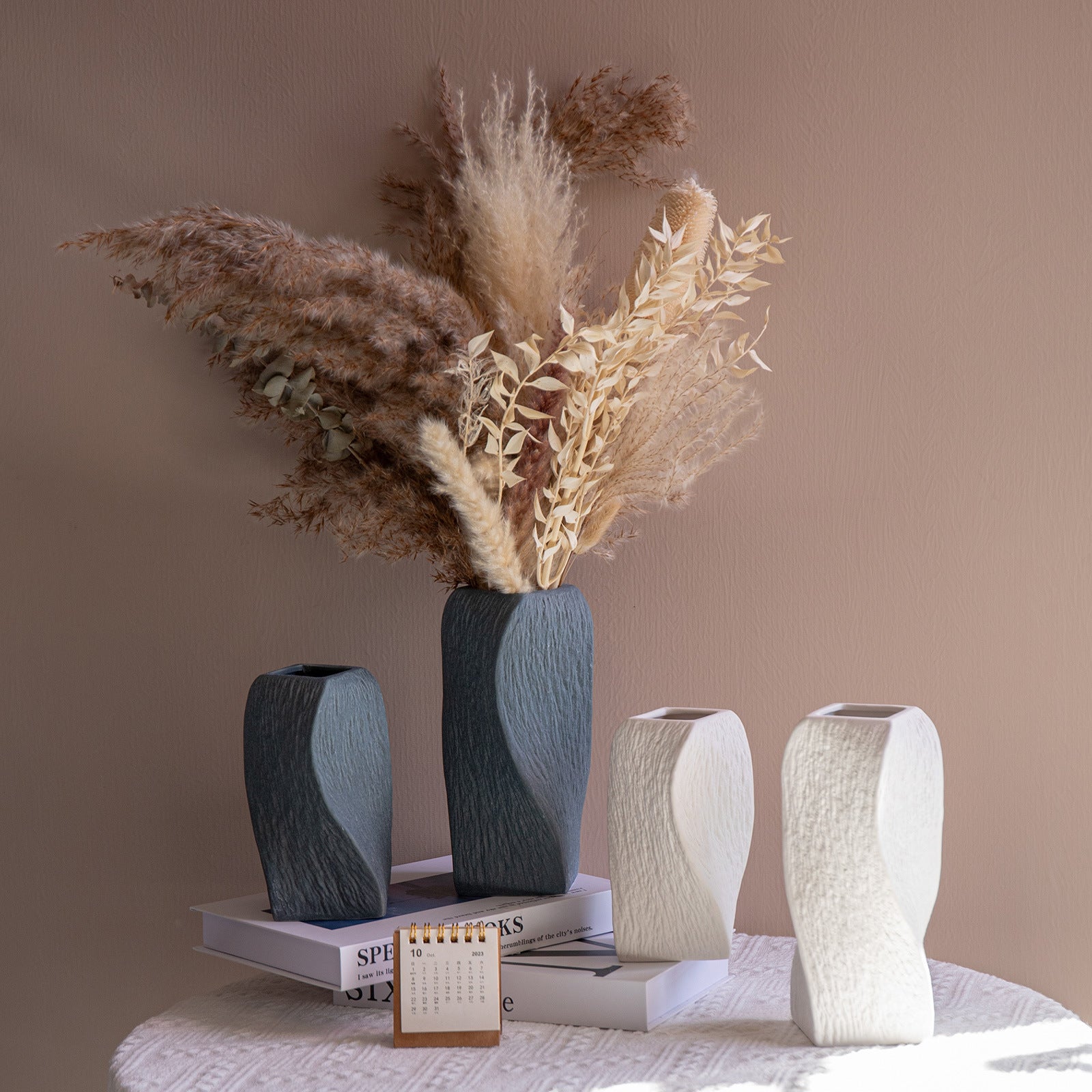 White Abstract Twisted Ceramic Vase - Artistic Minimalist Flower Holder for Home Decor 20x10x10cm