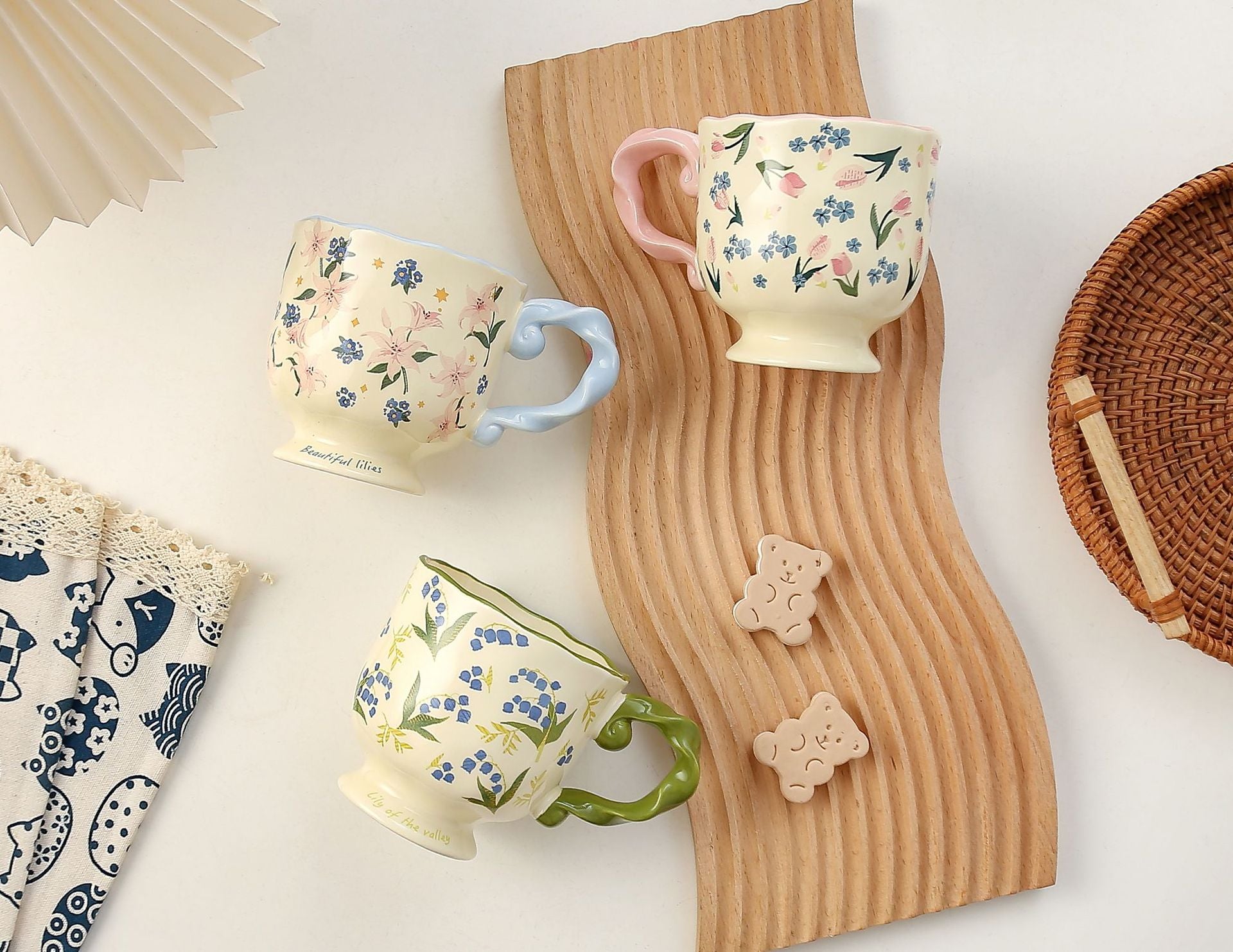 Elegant Ceramic Mug with Sculpted Handle,400ml Vintage Inspired Pedestal Design Rose pink