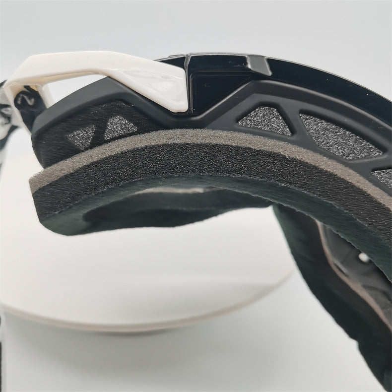 Performance Motocross & Off-Road Goggles - Increased Impact Protection with Lens Lock System White and red frame transparent piece