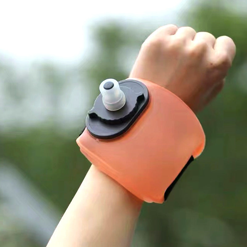 Wearable Sports Wrist Water Bottle - 200ml BPA-Free Silicone Flask with Adjustable Strap & Bite Valve Black