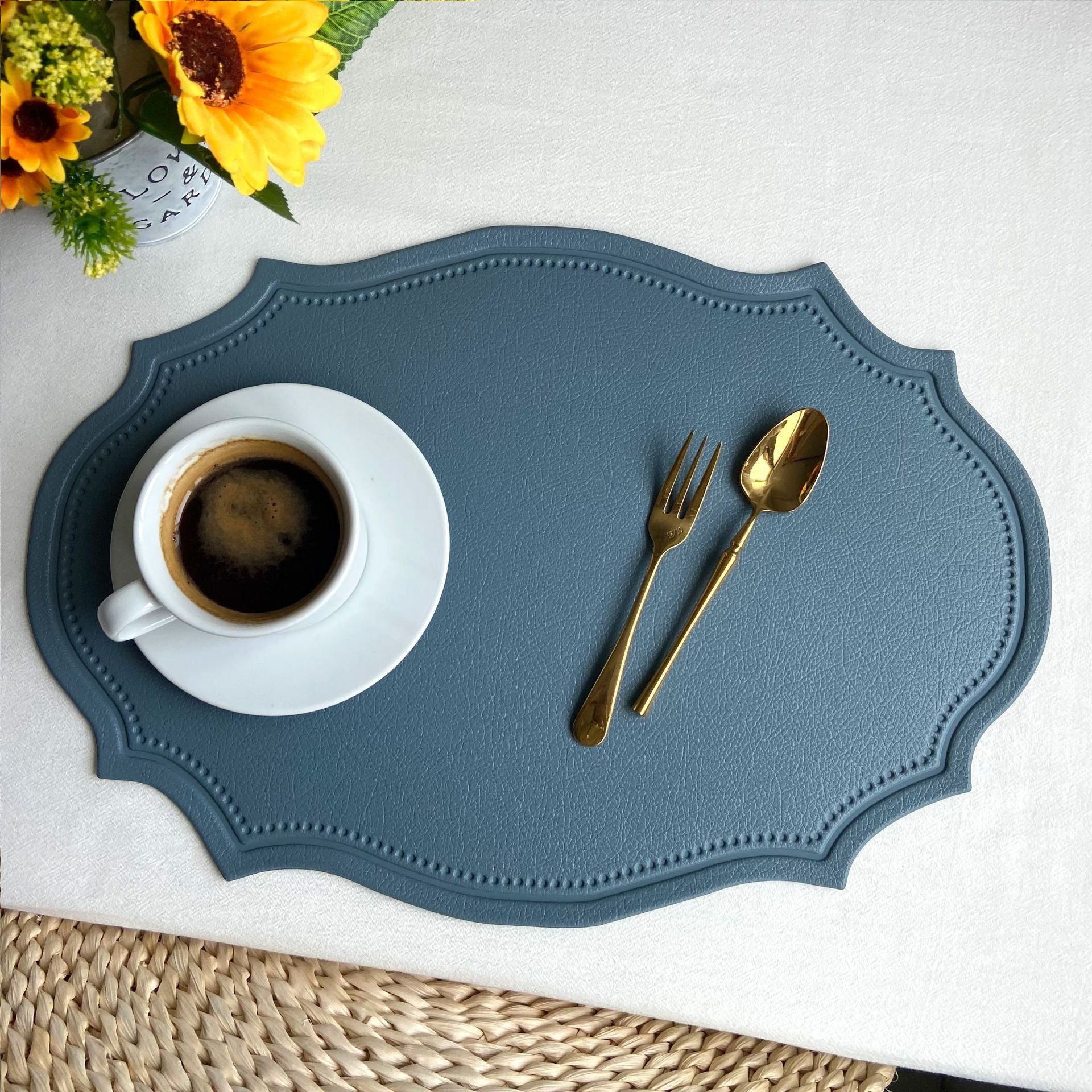 4 pcs Retro Faux Leather Placemat - Waterproof & Oil-Proof Dining Table Mat Light blue