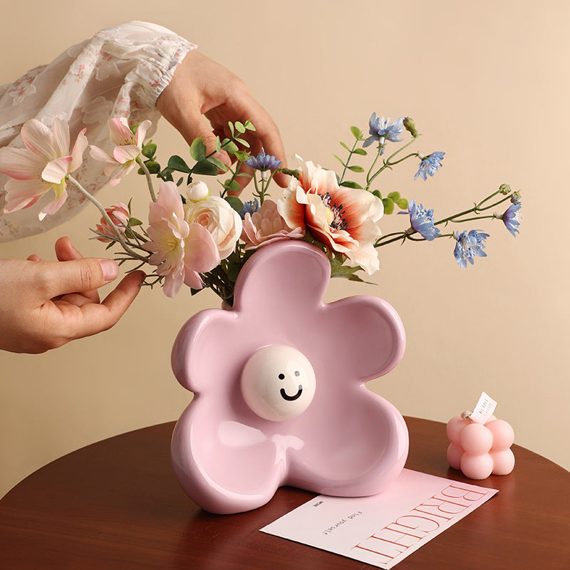Artistic Floral Smiling Face Vase - Modern Ceramic Decor with Gloss Finish pink