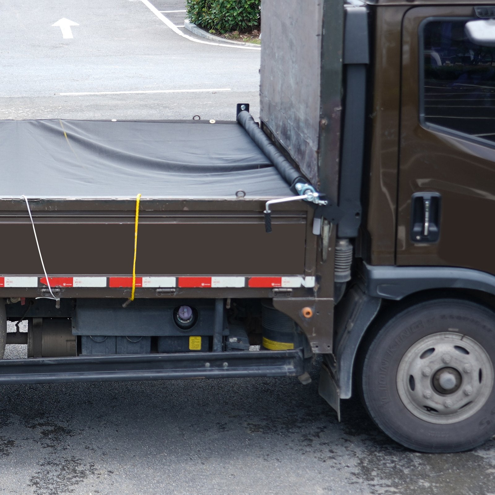 VEVOR Hand Crank Tarp Roller Kit, 1.6-2.6 m Wide, Aluminum Alloy, Manual Cab Level Dump Truck Tarp Roller with 17.8 cm Sponge-Wrapped Handle, Perfect for Dump Trucks, Trailers, Trash Haulers No Tarp